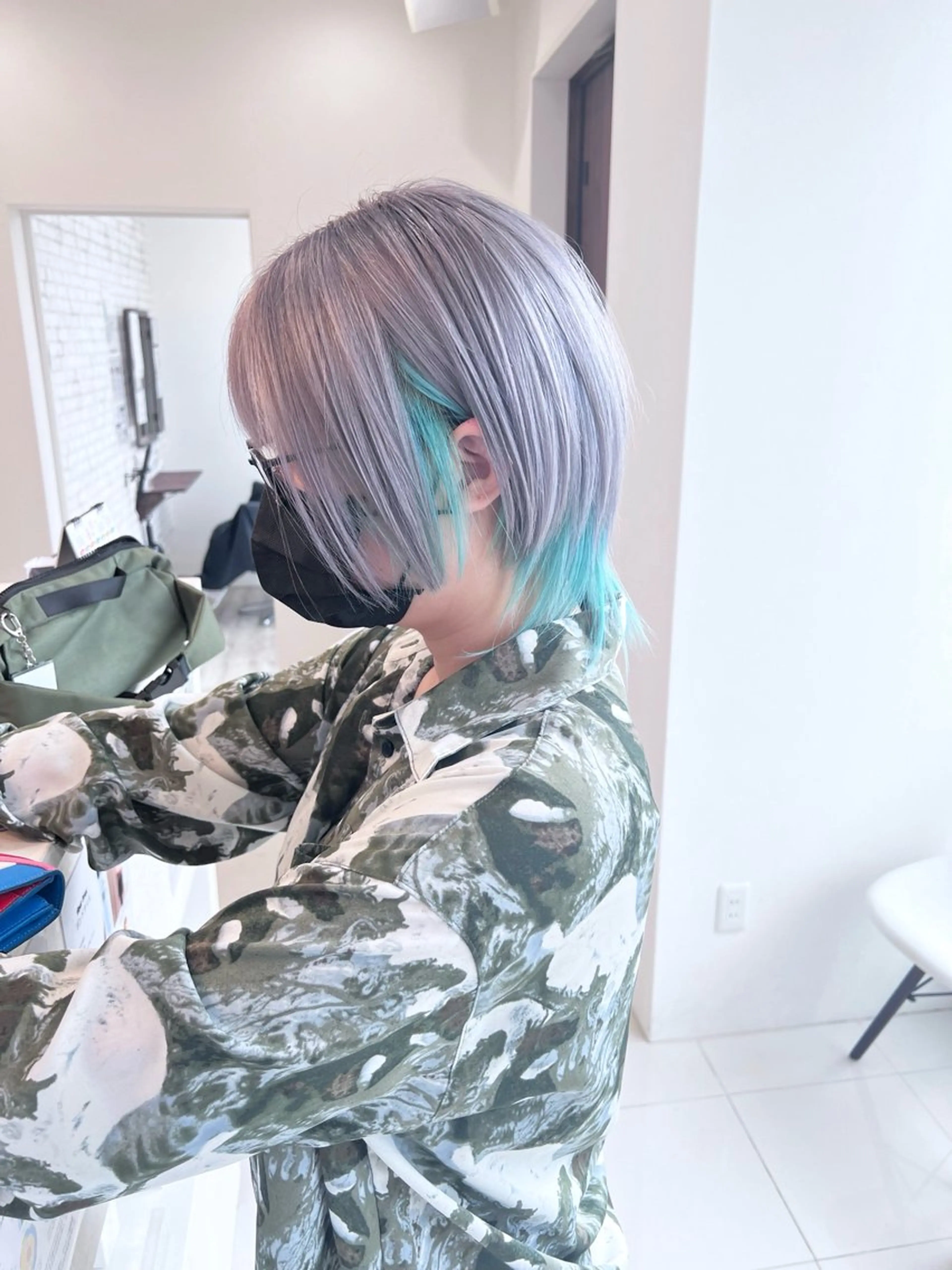 ショート カラー デザインカラー ヘアカラー トリートメント VIRAL ヴァイラルのヘアスタイル