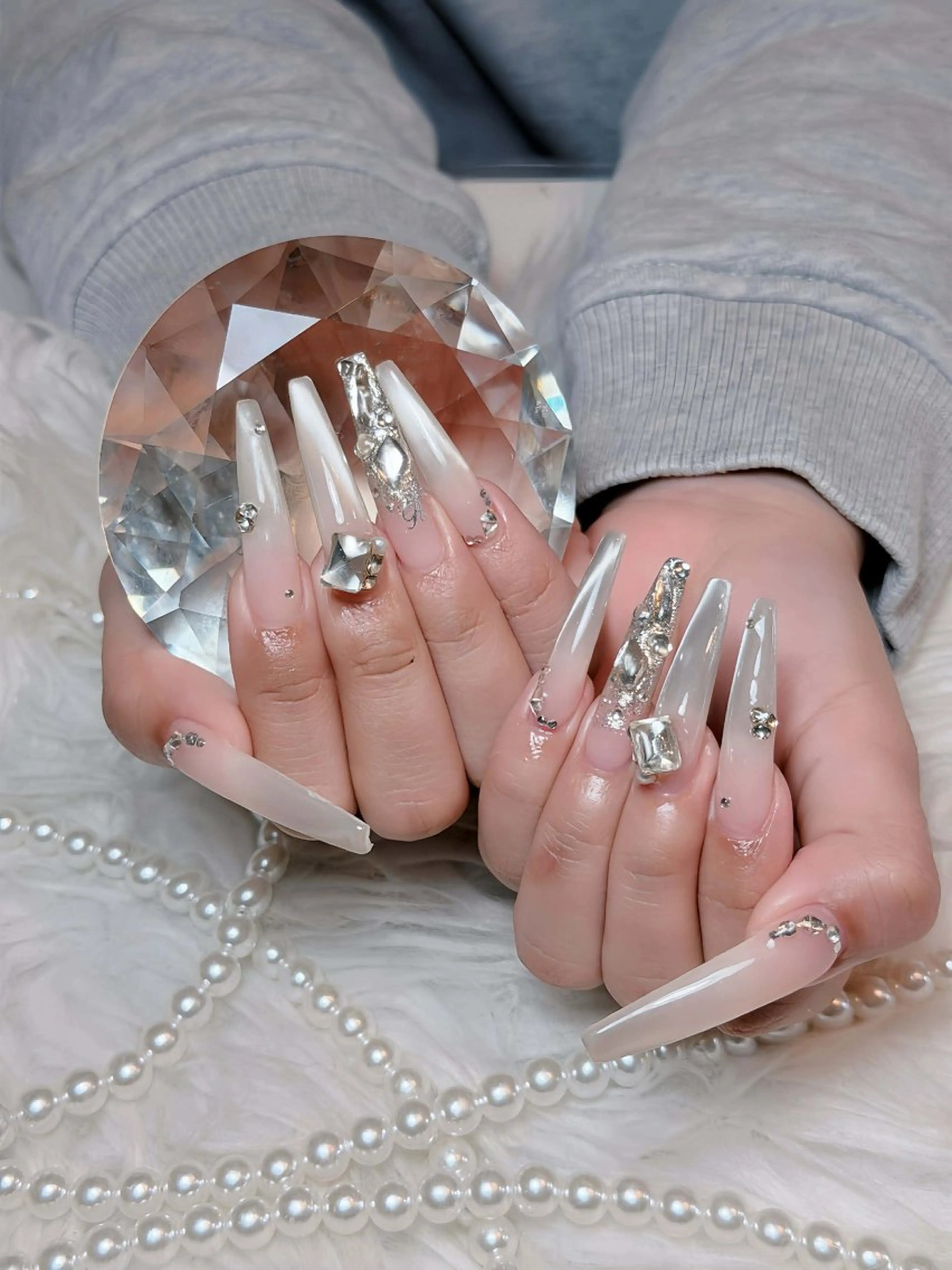 ネイル オーロラネイル ボルドー ブラウン 氷ネイル・うるうるネイル キラキラネイル ハンドネイル Julli NailStudioのネイルデザイン