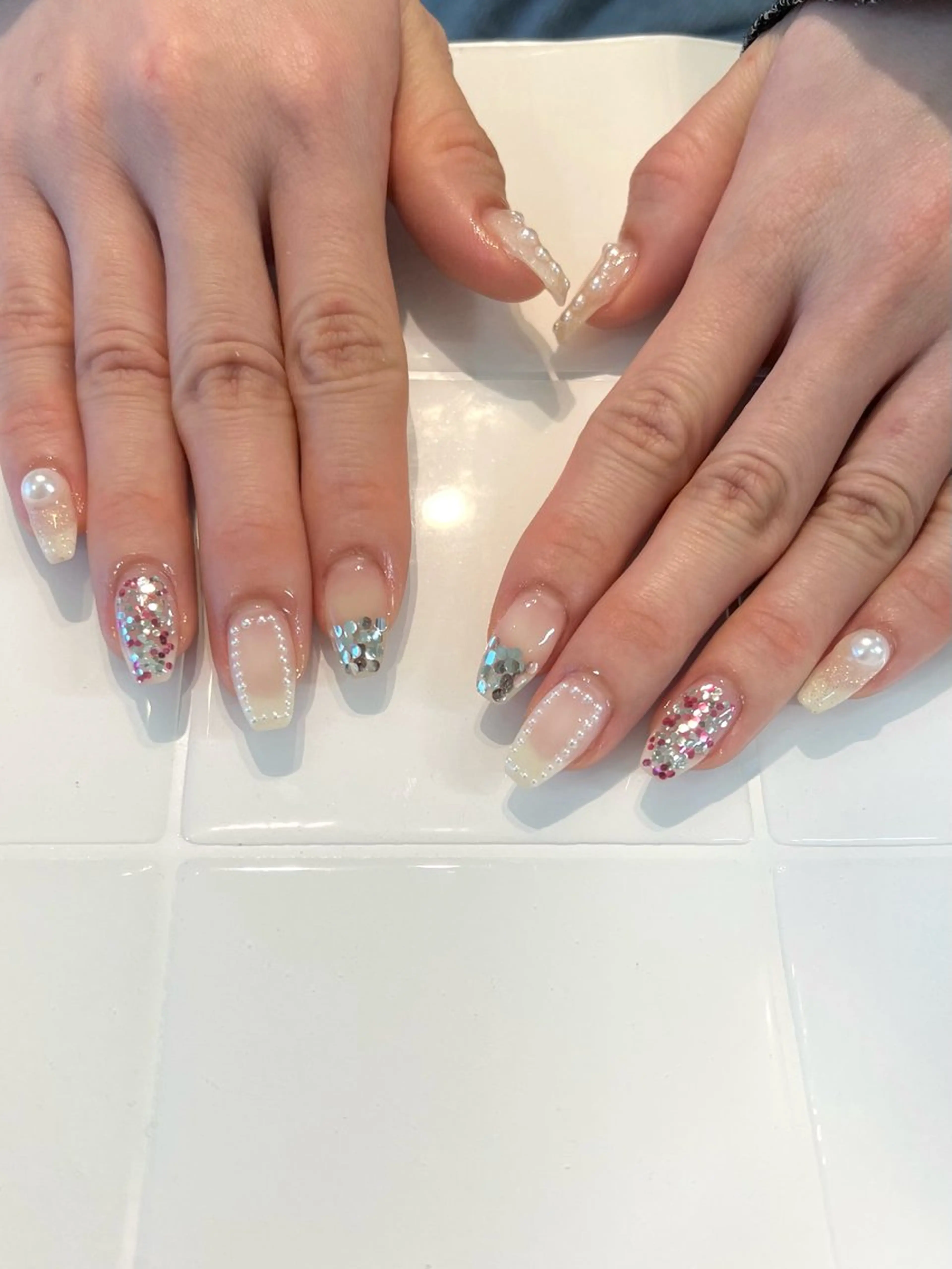 ネイル キラキラネイル ハンドネイル sio.nail&eyebrow salon shimokitazawa2号店所属・nailist mana𖤐´-のネイルデザイン