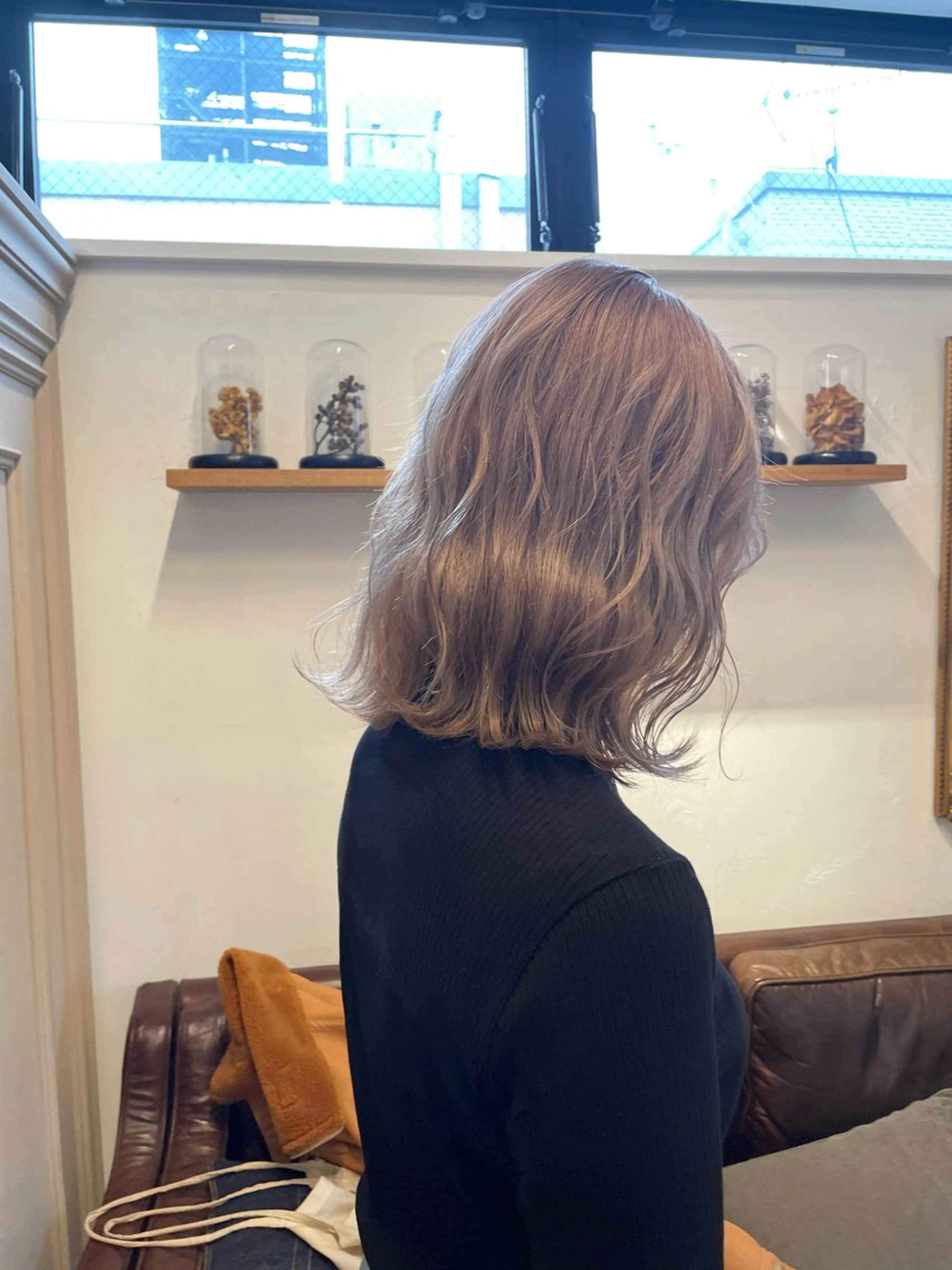 ミディアム カラー ミルクティー× グレージュMOMOのヘアスタイル