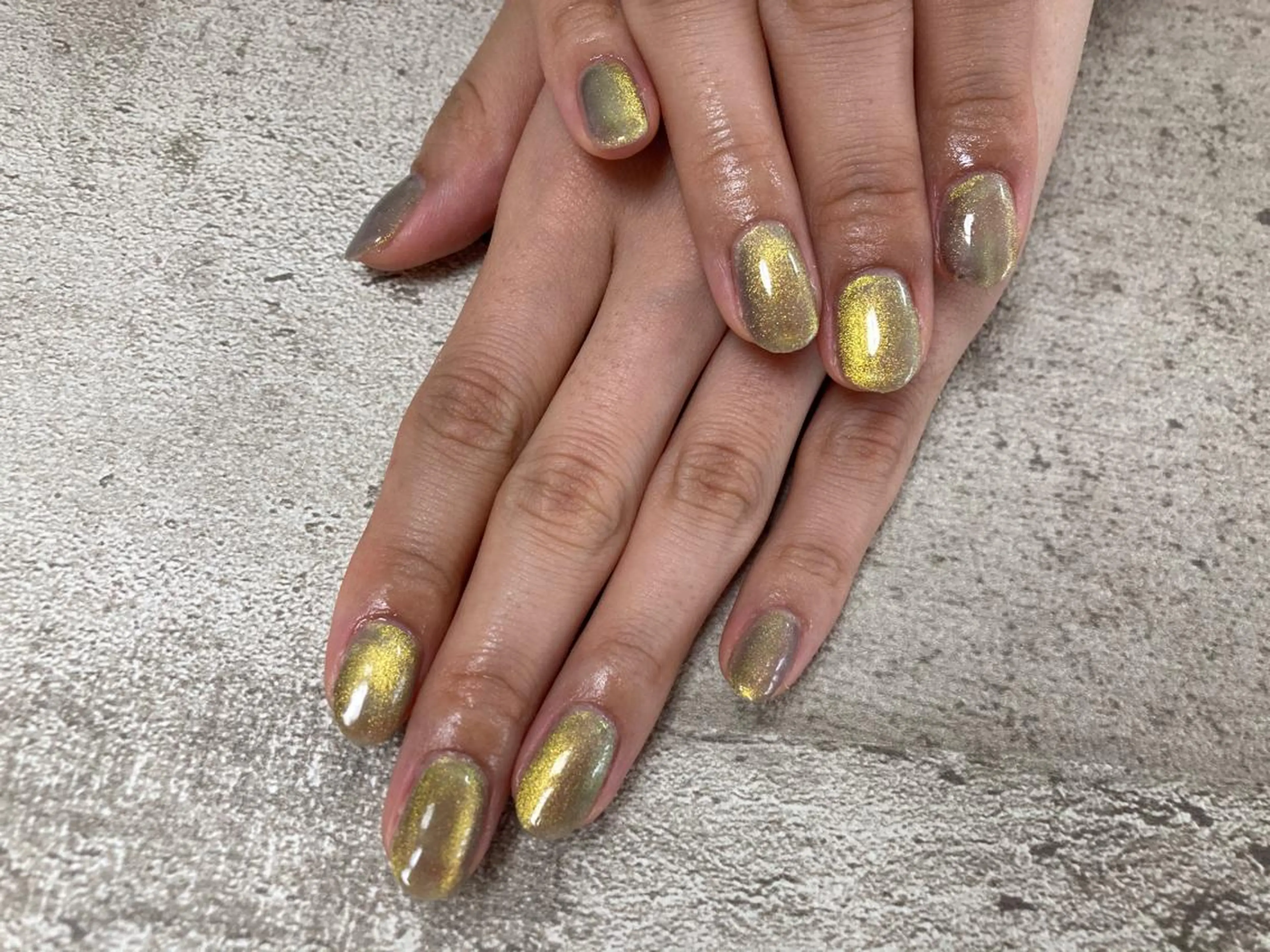 ネイル ゴールド マグネットネイル mogunail &blowのネイルデザイン