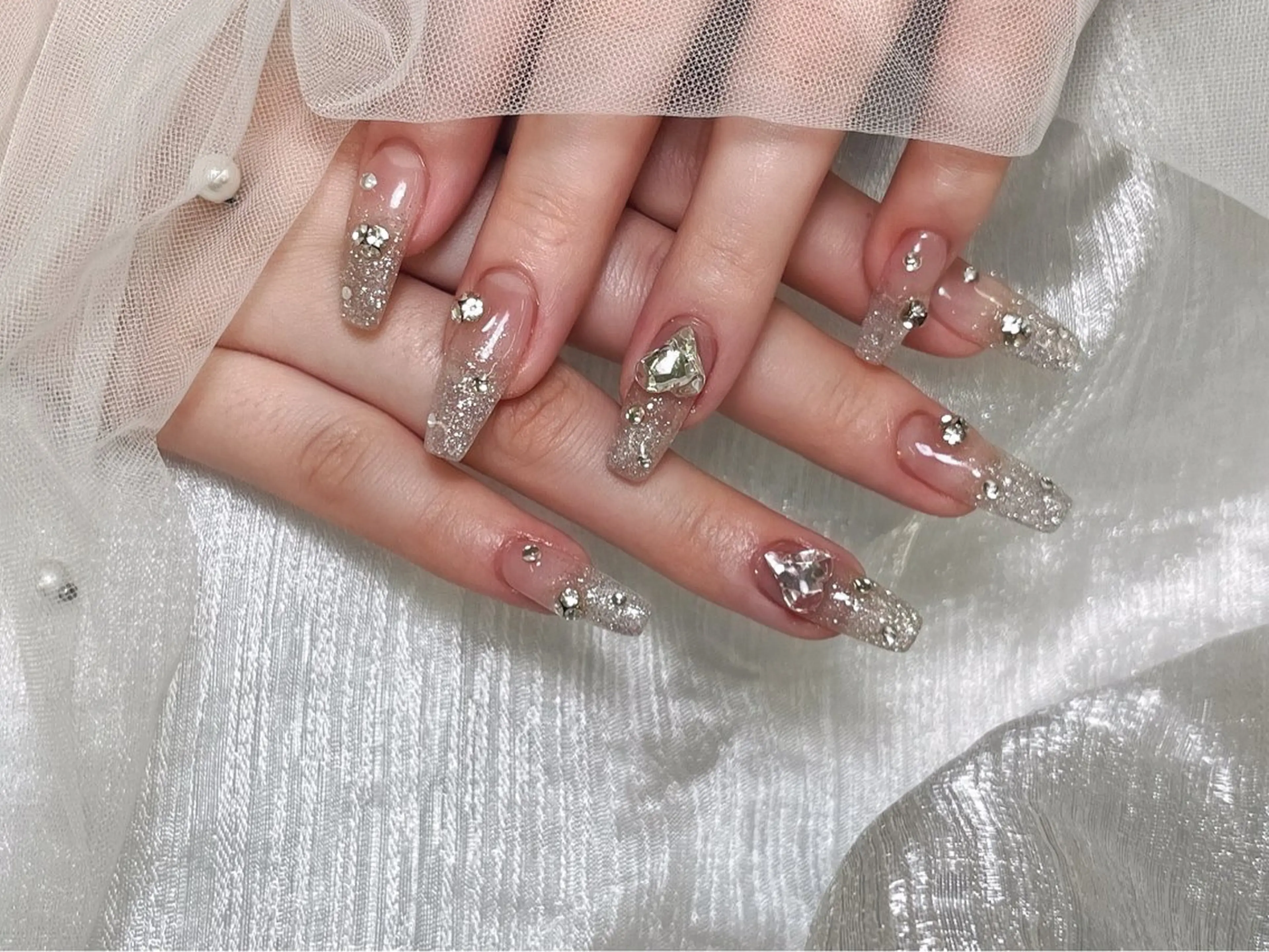 ネイル 持ち込み RUBYネイルサロン 9Caratsのネイルデザイン