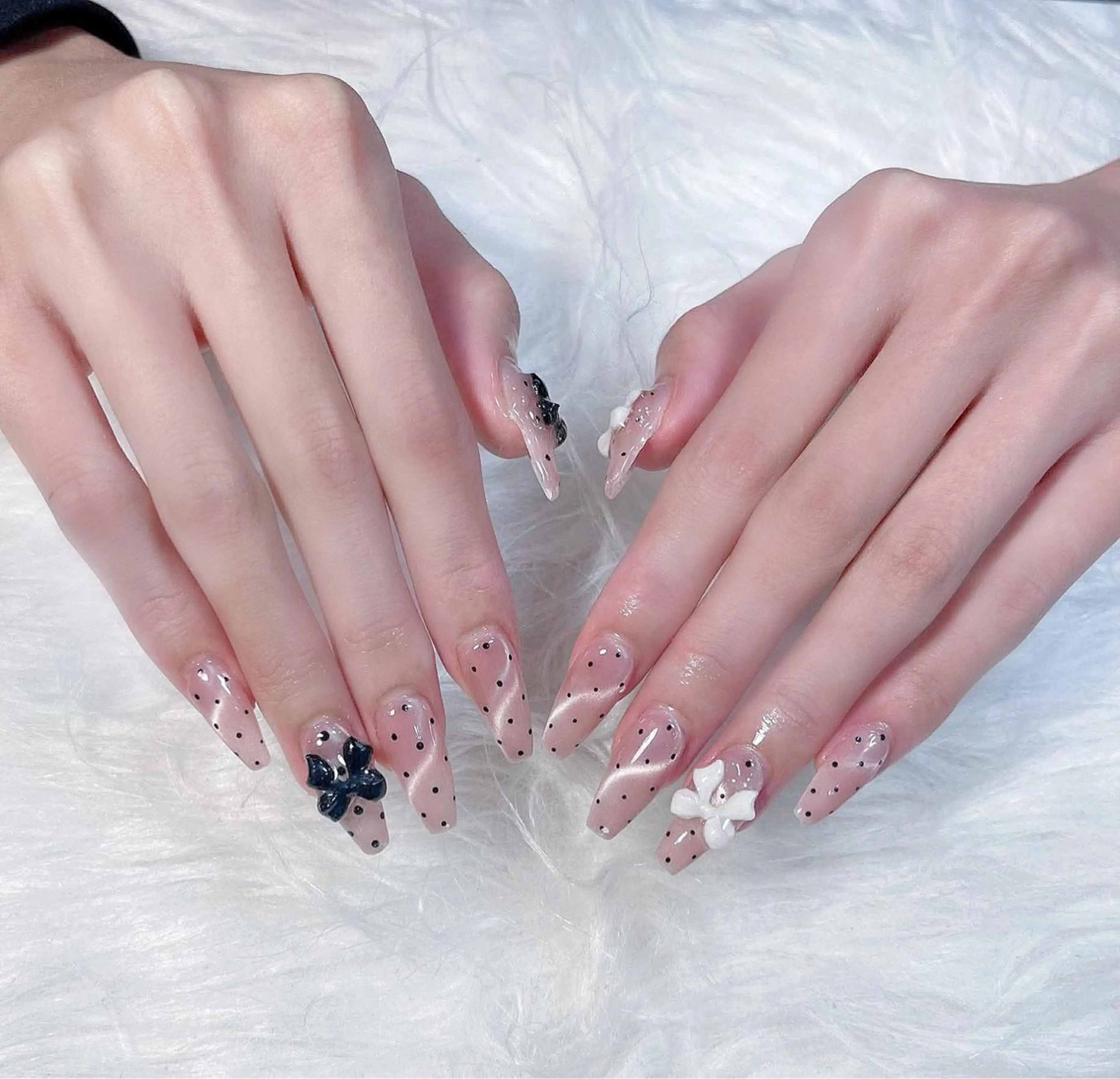 ネイル 長さ出し フレンチネイル グラデーション キラキラネイル 韓国ネイル ハンドネイル Hana Nail Salonのネイルデザイン