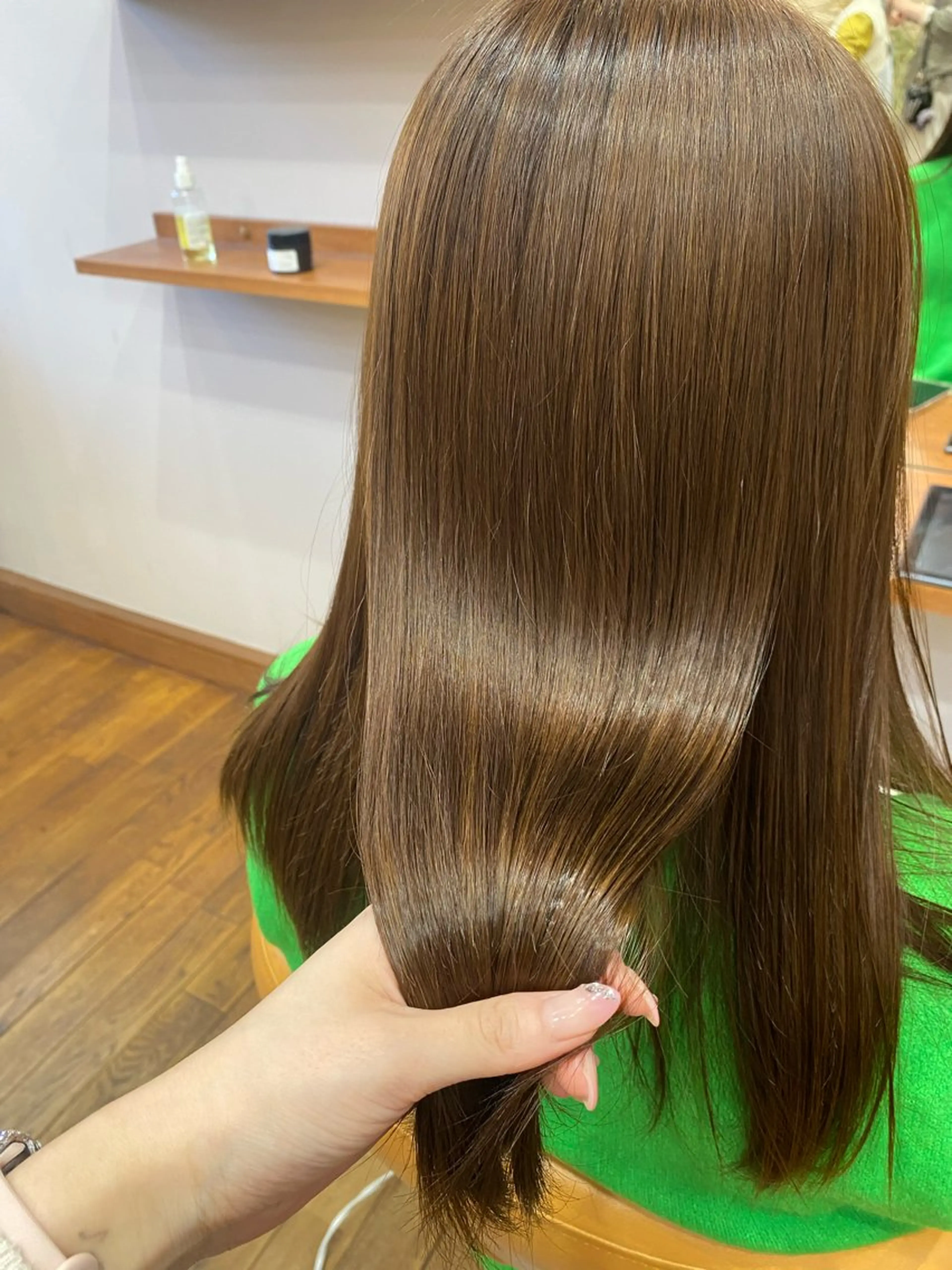 ロング カット 縮毛矯正 岩本 紋音のヘアスタイル