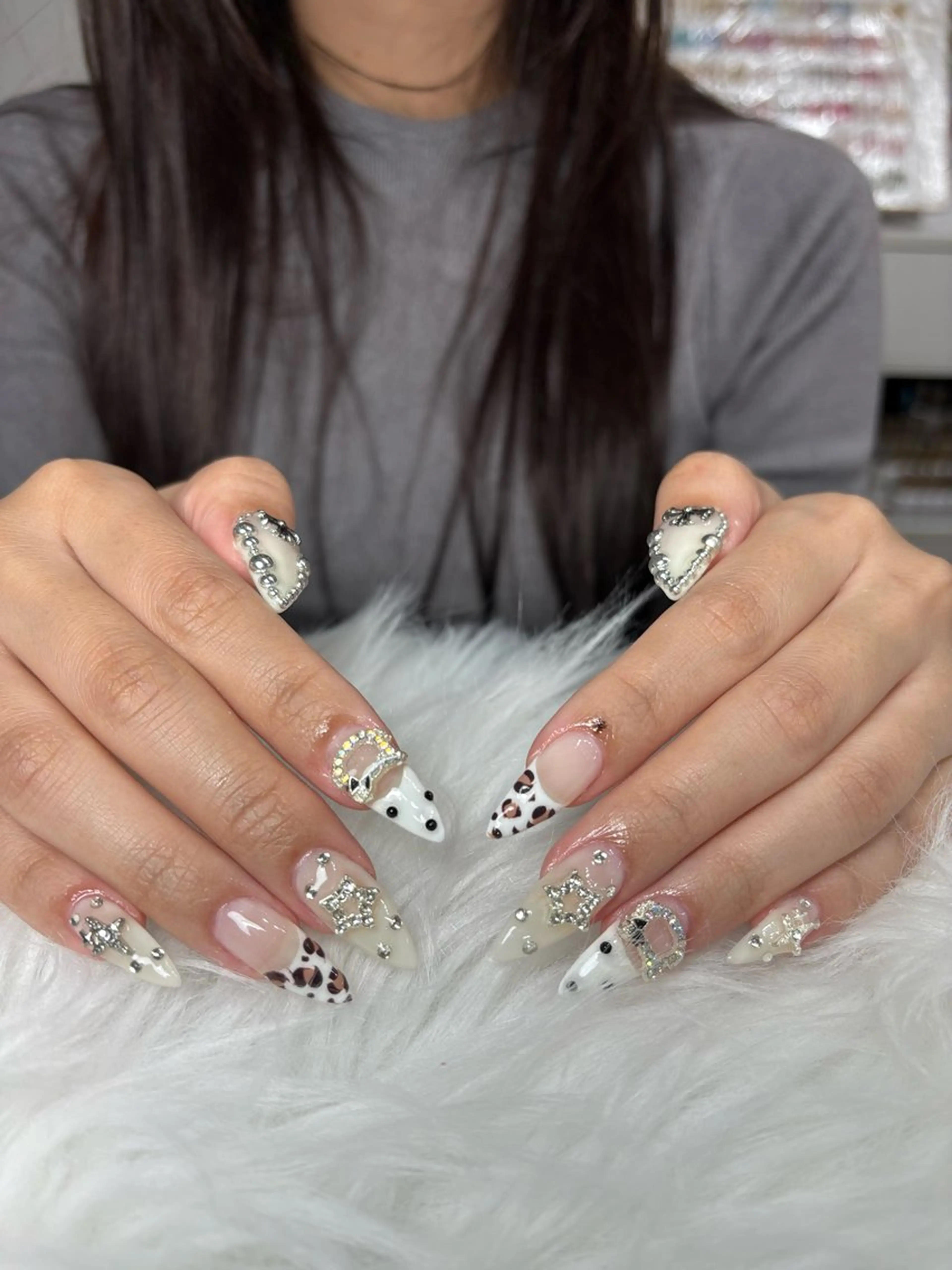 ネイル アートネイル 長さ出し ジェルネイル マグネットネイル ニュアンスネイル なな_ CloudyChanのネイルデザイン