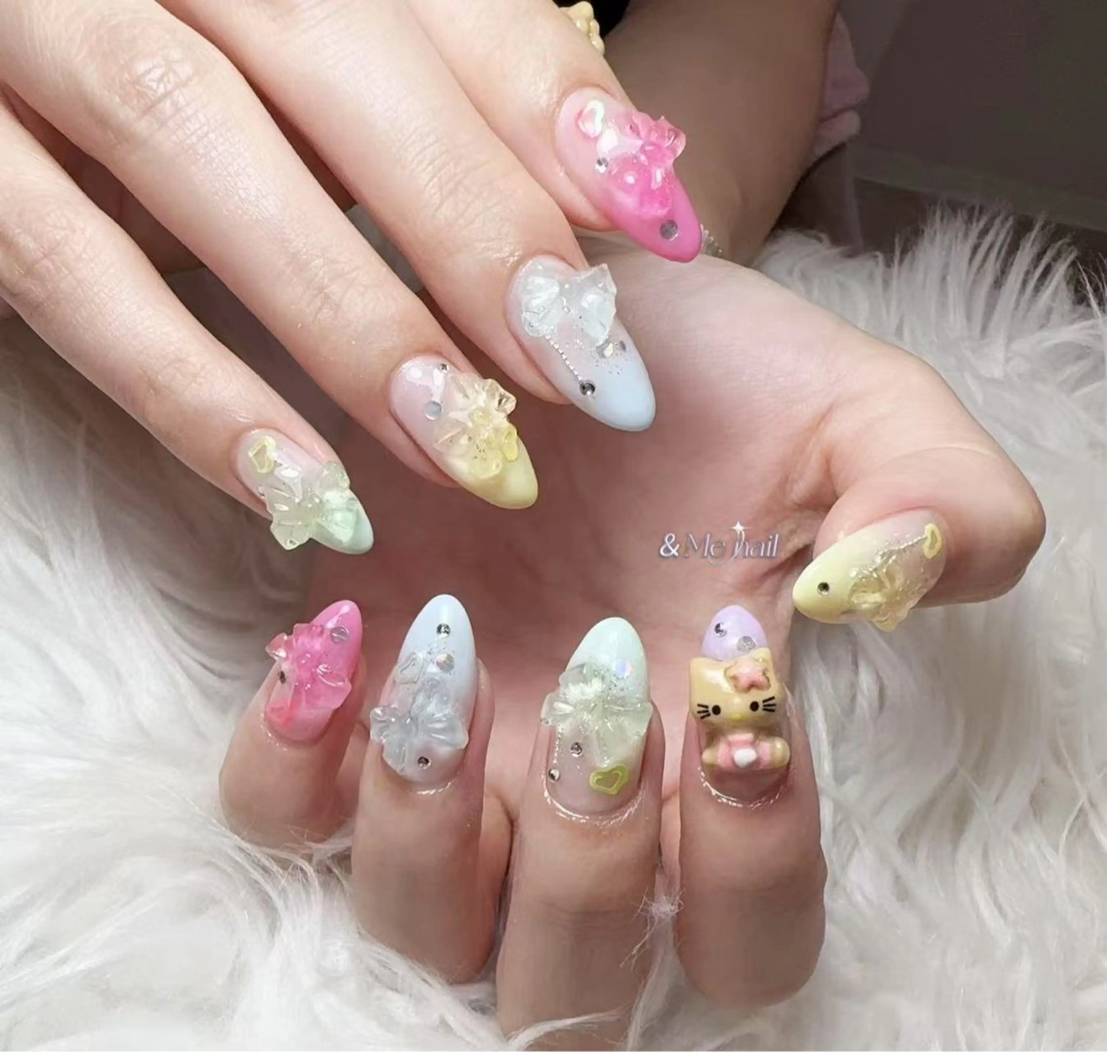 ネイル ハンドネイル &ME ネイルサロンのネイルデザイン