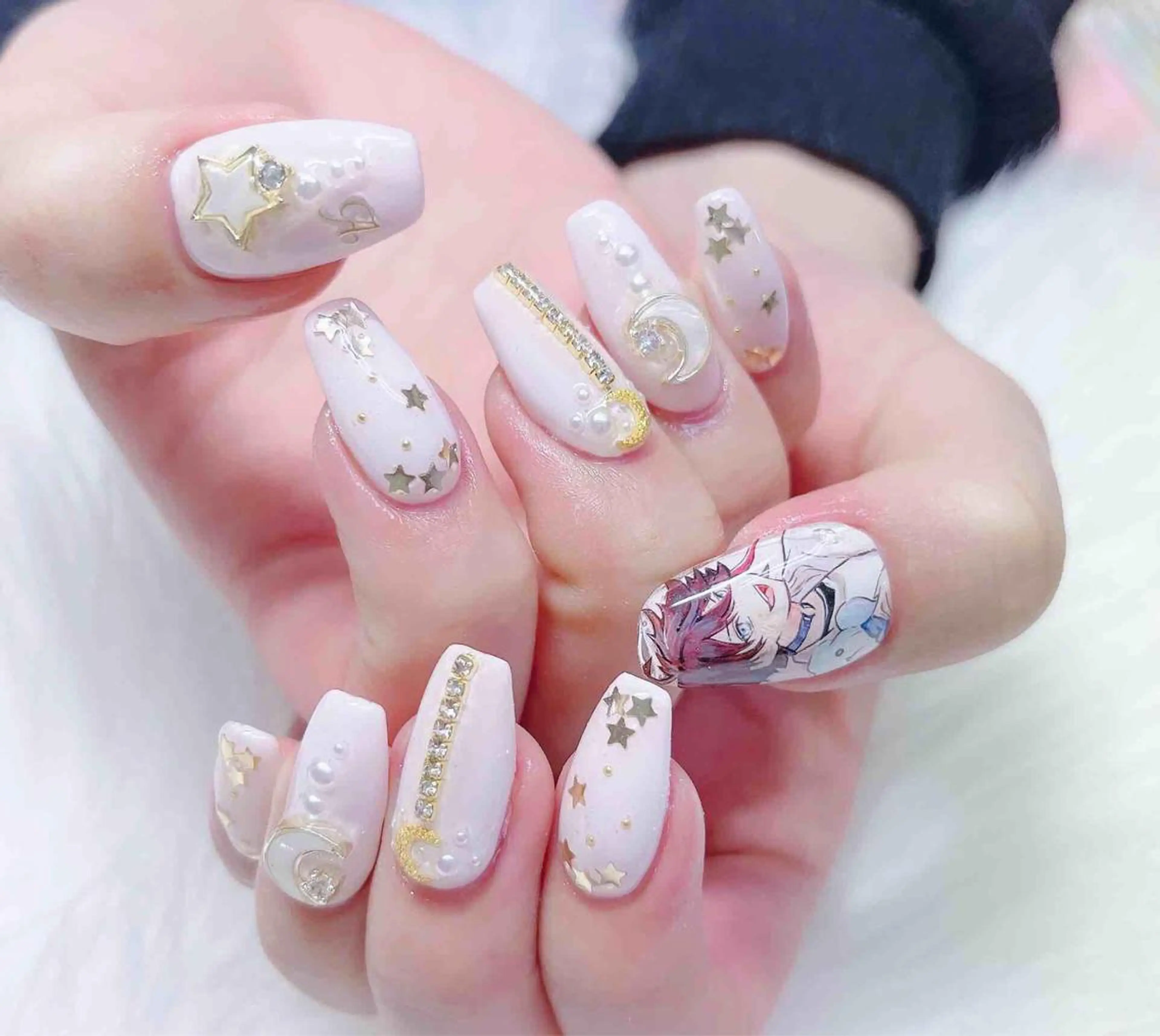 ネイル ハンドネイル MoonNail ユリ🌸のネイルデザイン