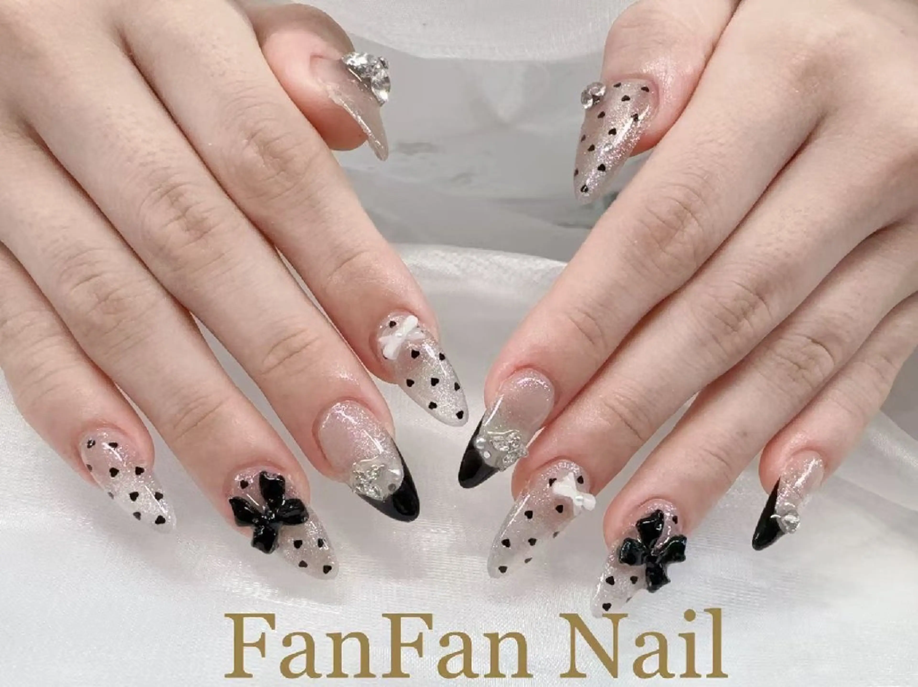 ネイル アートネイル オーロラネイル ガーリー キラキラネイル 韓国ネイル ハンドネイル Fanfan  長さ出し専門のネイルデザイン