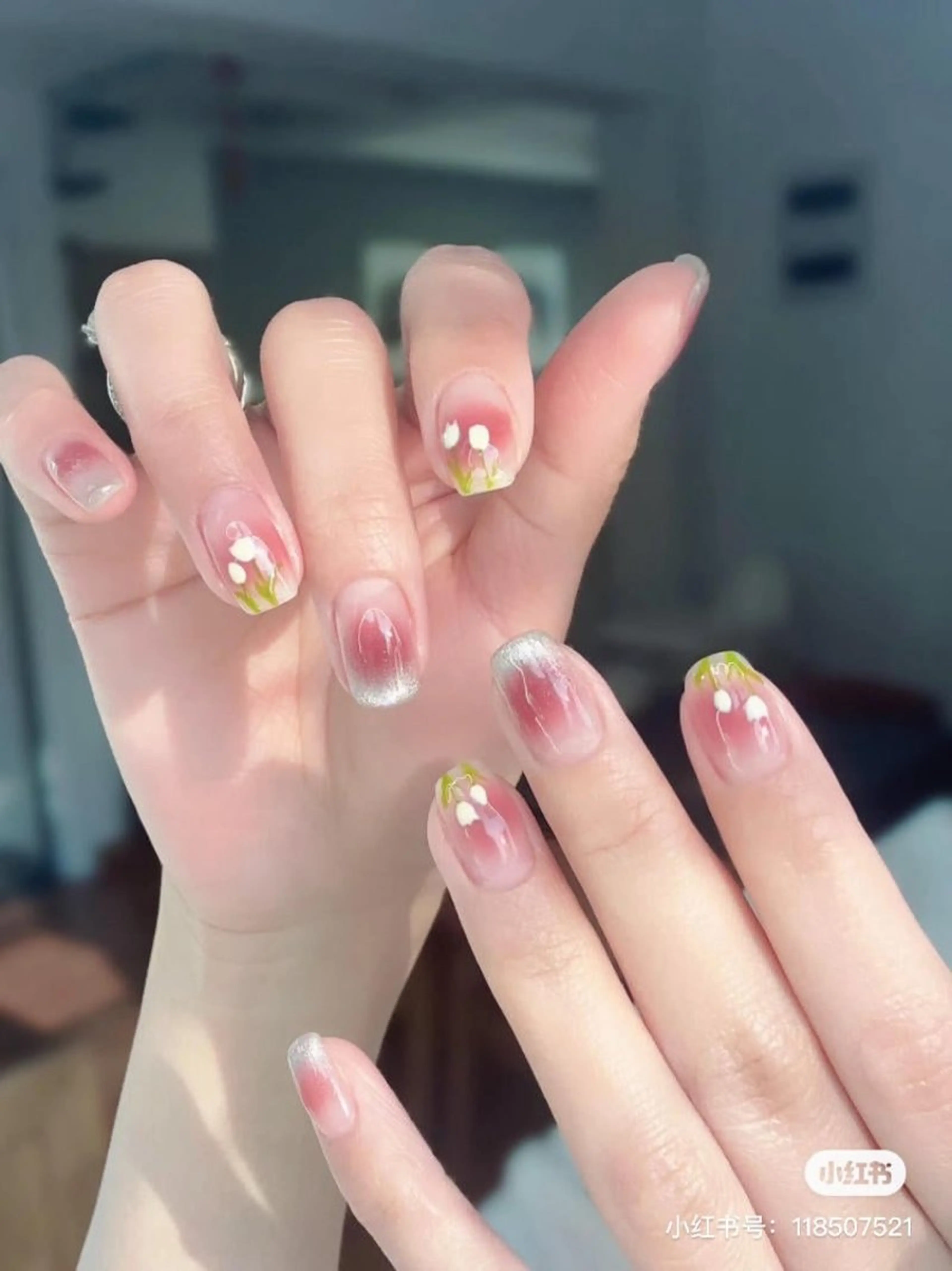 ネイル チークネイル 長さ出し フレンチネイル キラキラネイル ラメ(グリッター) ハンドネイル viet phe所属・Vp ネイルのネイルデザイン