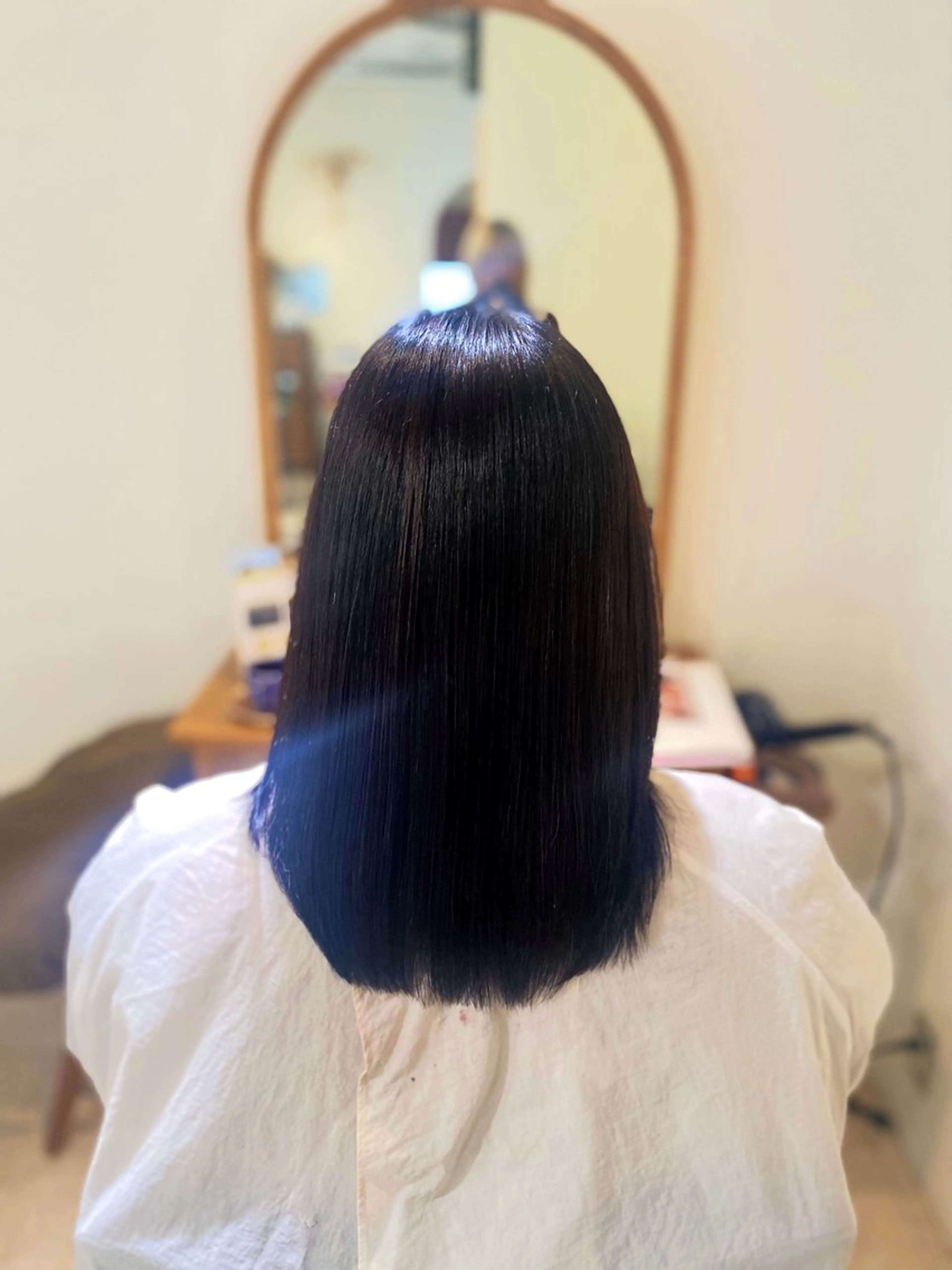 セミロング ヘアカラー LiC えりのヘアスタイル