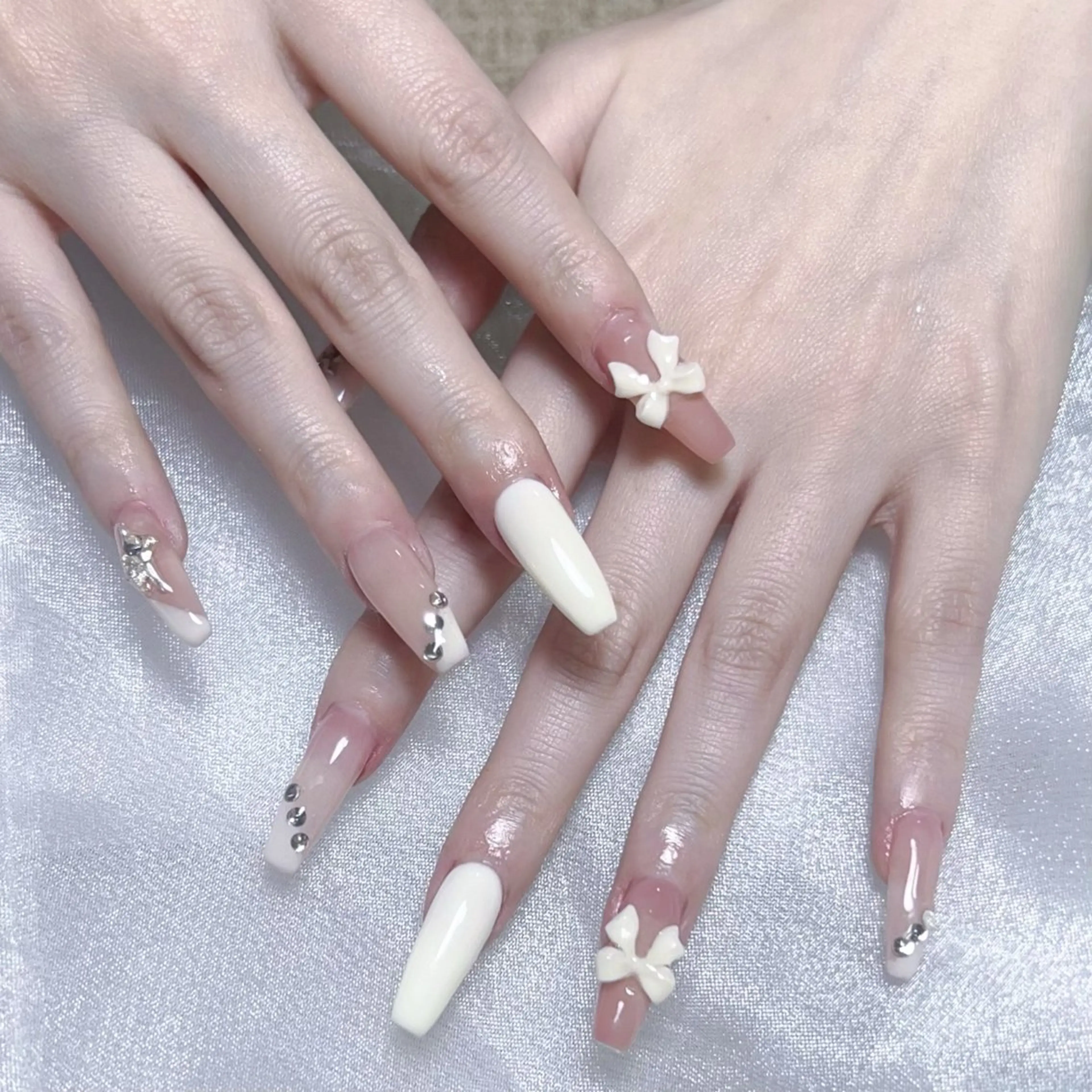 メンズ ネイル メンズ韓国風 アートネイル オーロラネイル ガーリー キラキラネイル Nail salon 木にいるのネイルデザイン