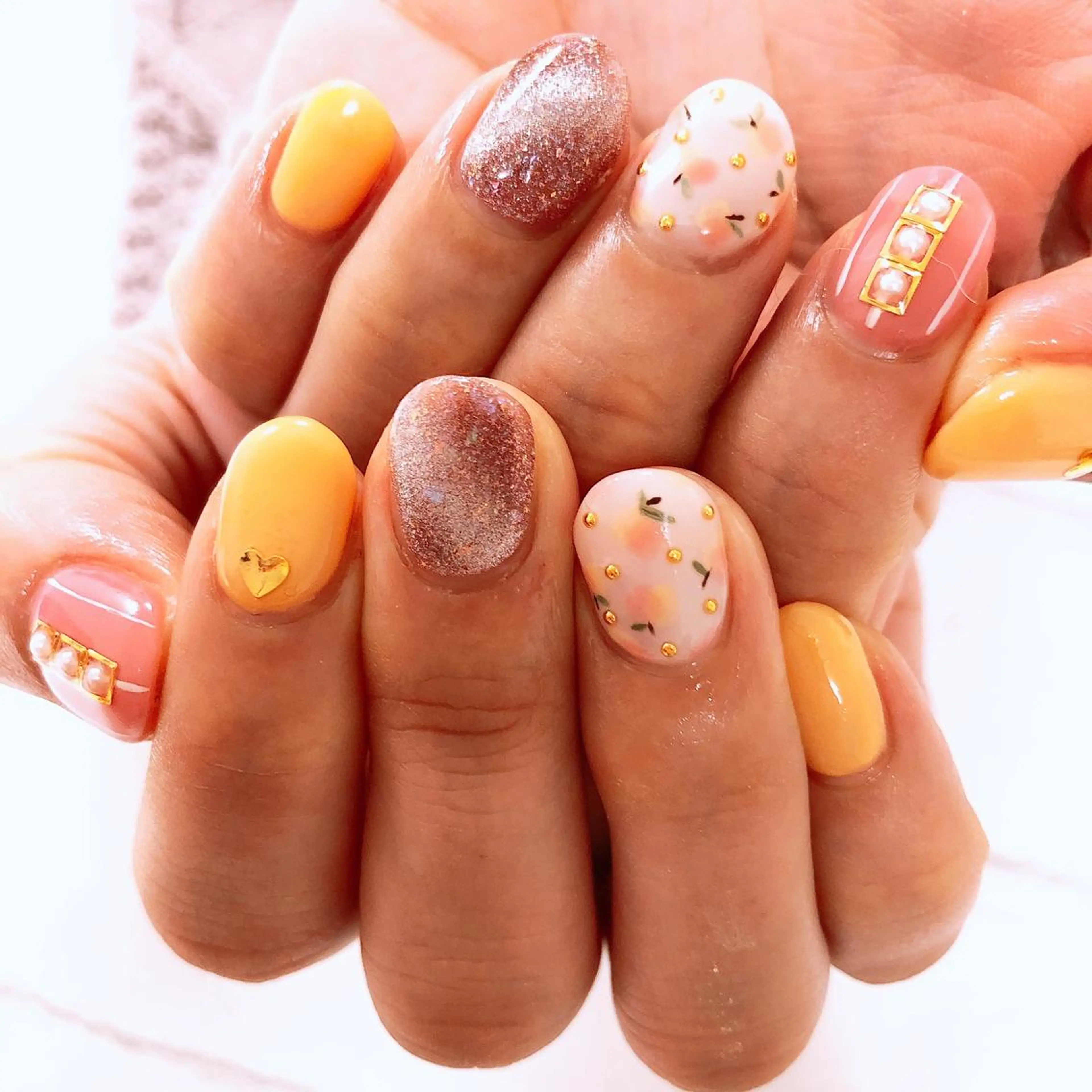 ネイル ボーダー マグネットネイル オレンジ ピンク 春ネイル ono megumiのネイルデザイン