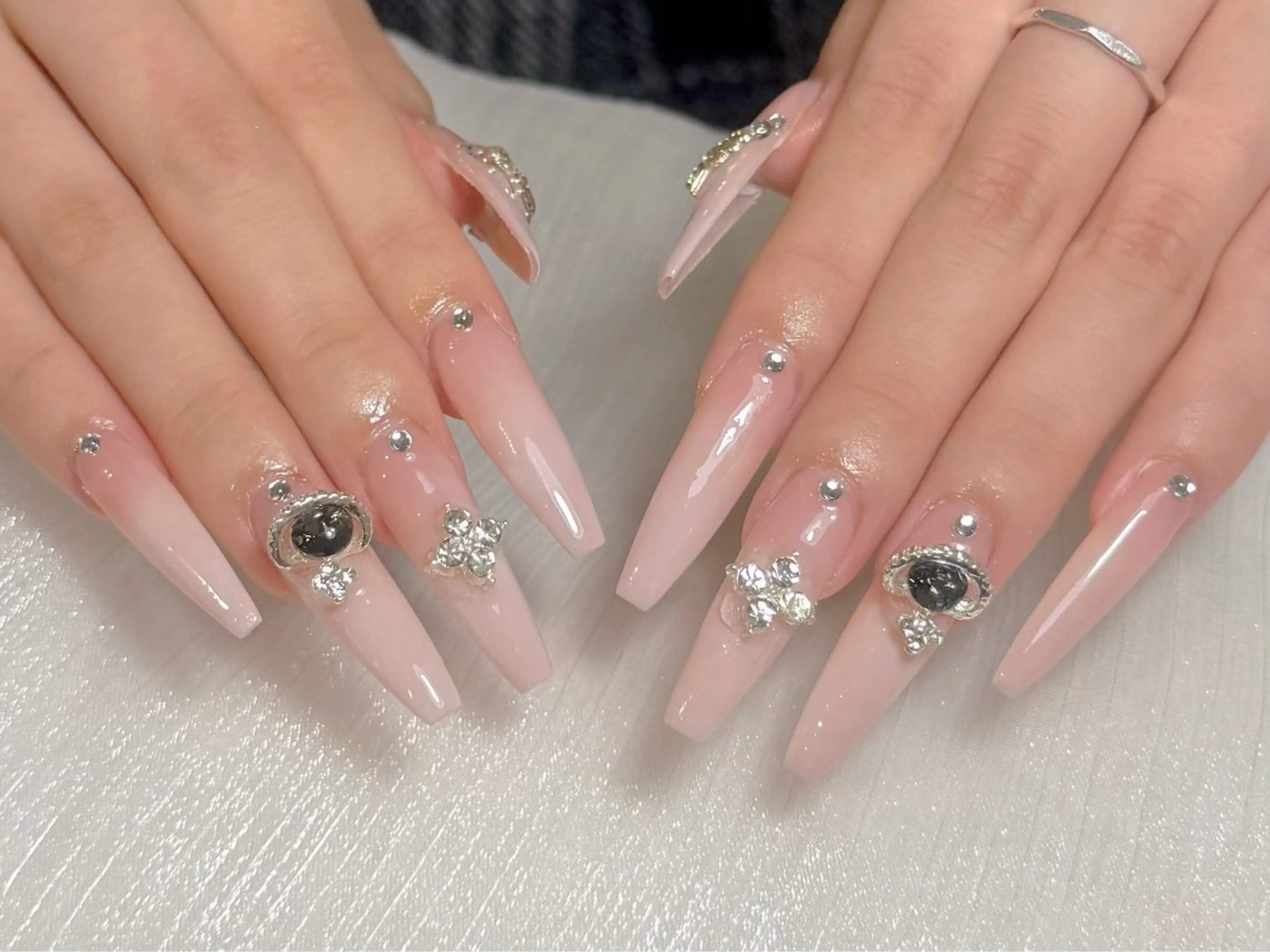 ネイル アートネイル オーロラネイル ガーリー キラキラネイル 韓国ネイル ハンドネイル み ゆのネイルデザイン