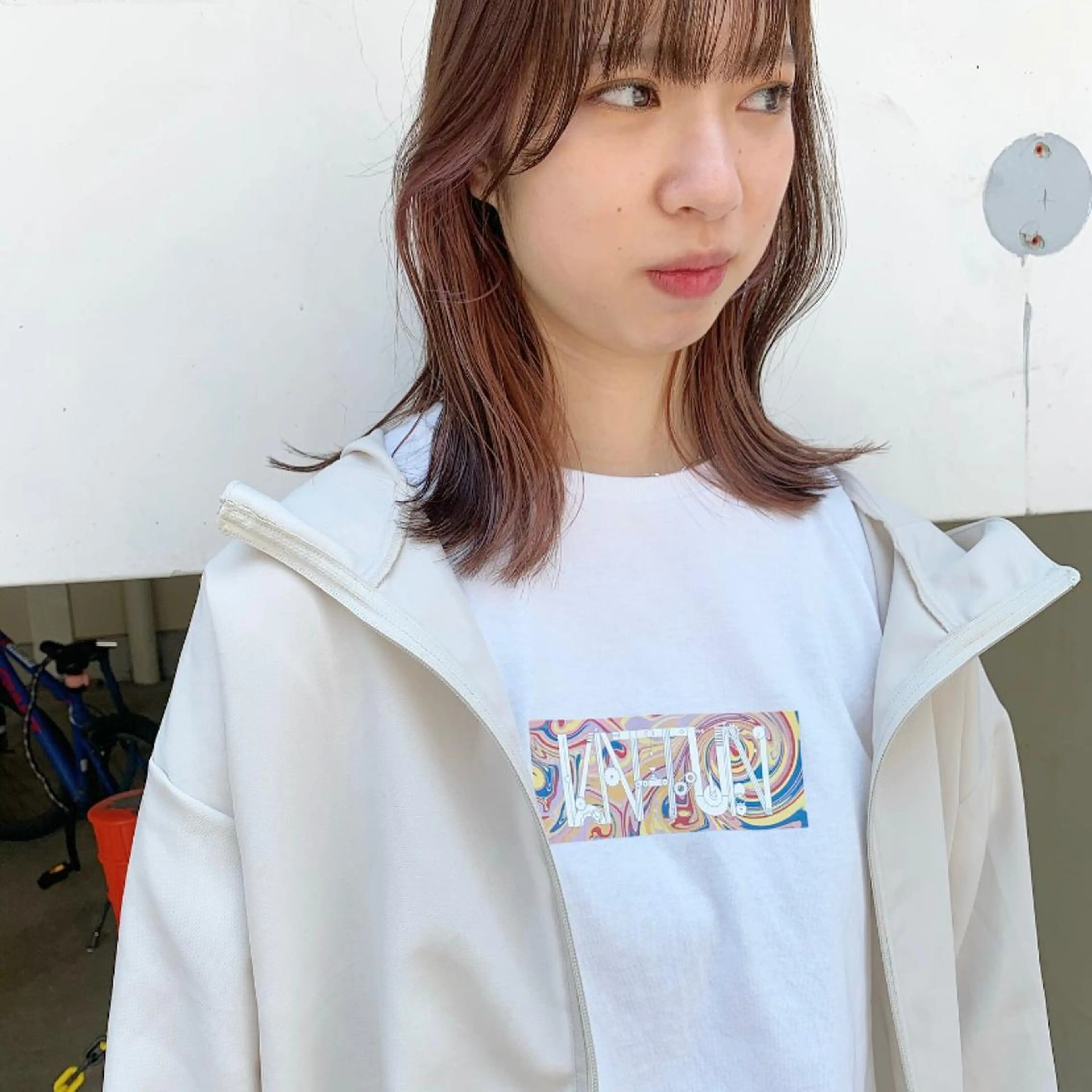 ミディアム カラー ベージュカラー ブリーチ ケアブリーチ イヤリングカラー インナーカラー MARU パーマ/レイヤーのヘアスタイル