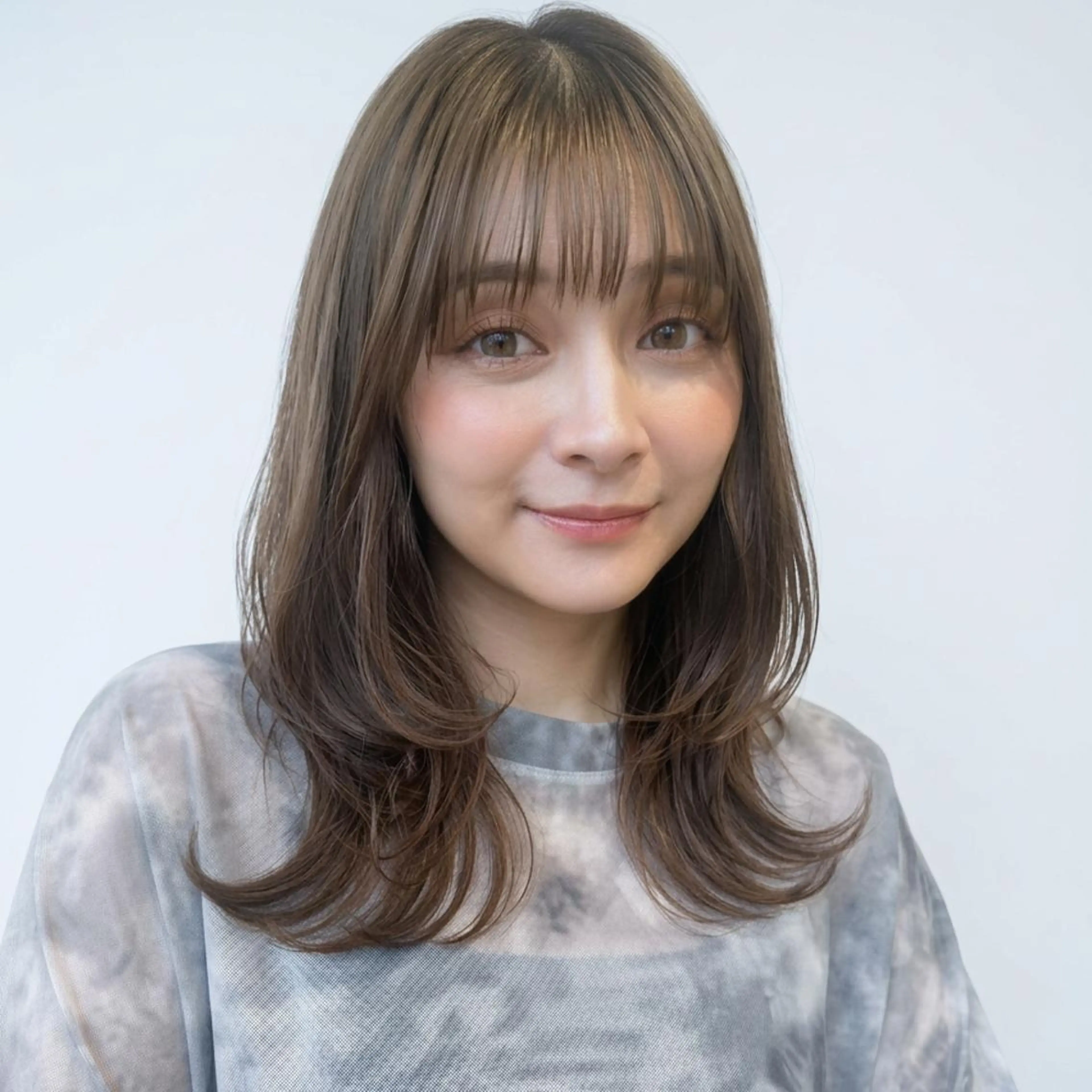 セミロング レイヤーカット／韓国 🤎きのした いちかのヘアスタイル