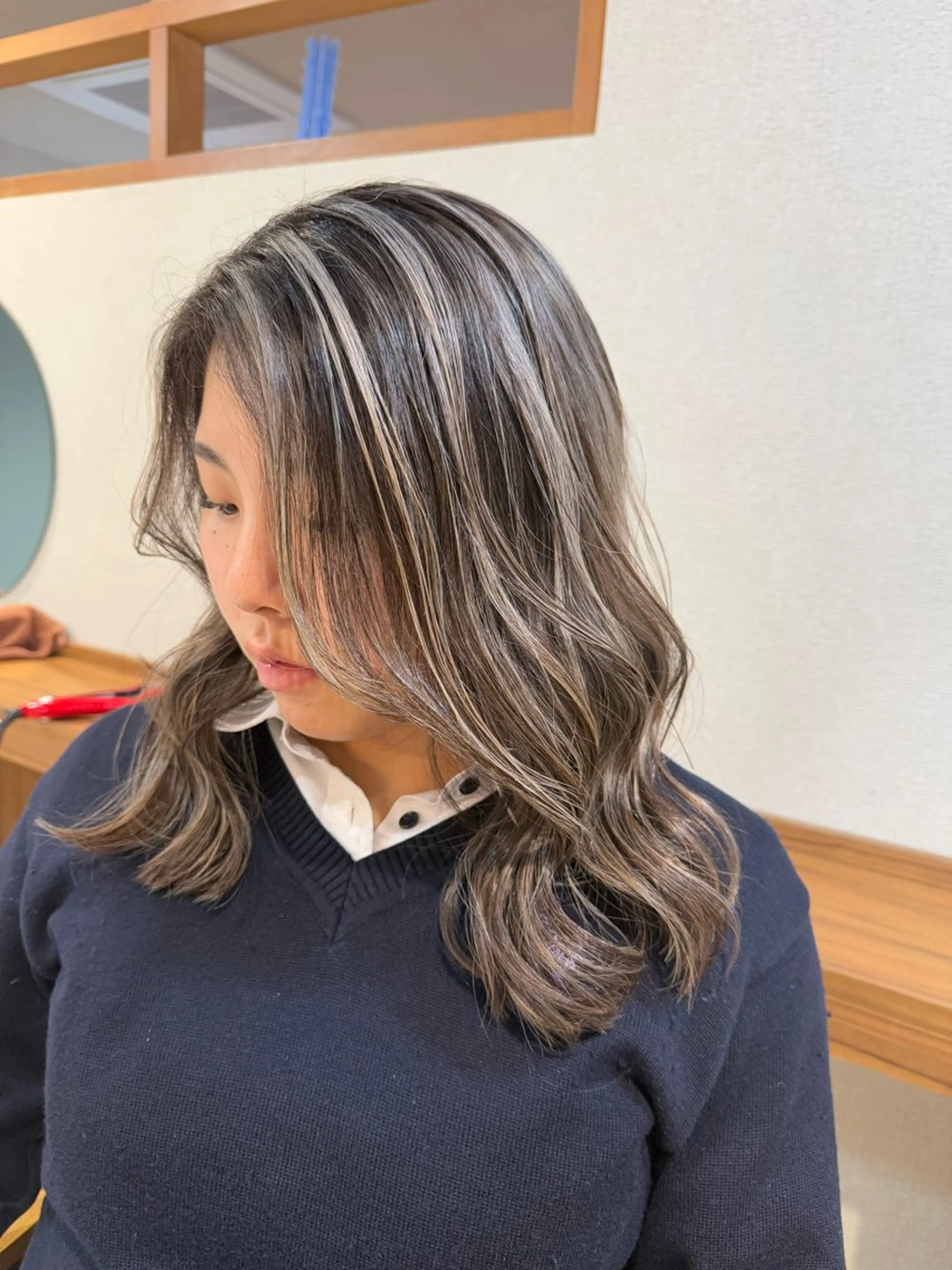 カラー ブリーチ ハイライトカラー ヘアカラー トリートメント 🎀 夏秋🎀のヘアスタイル