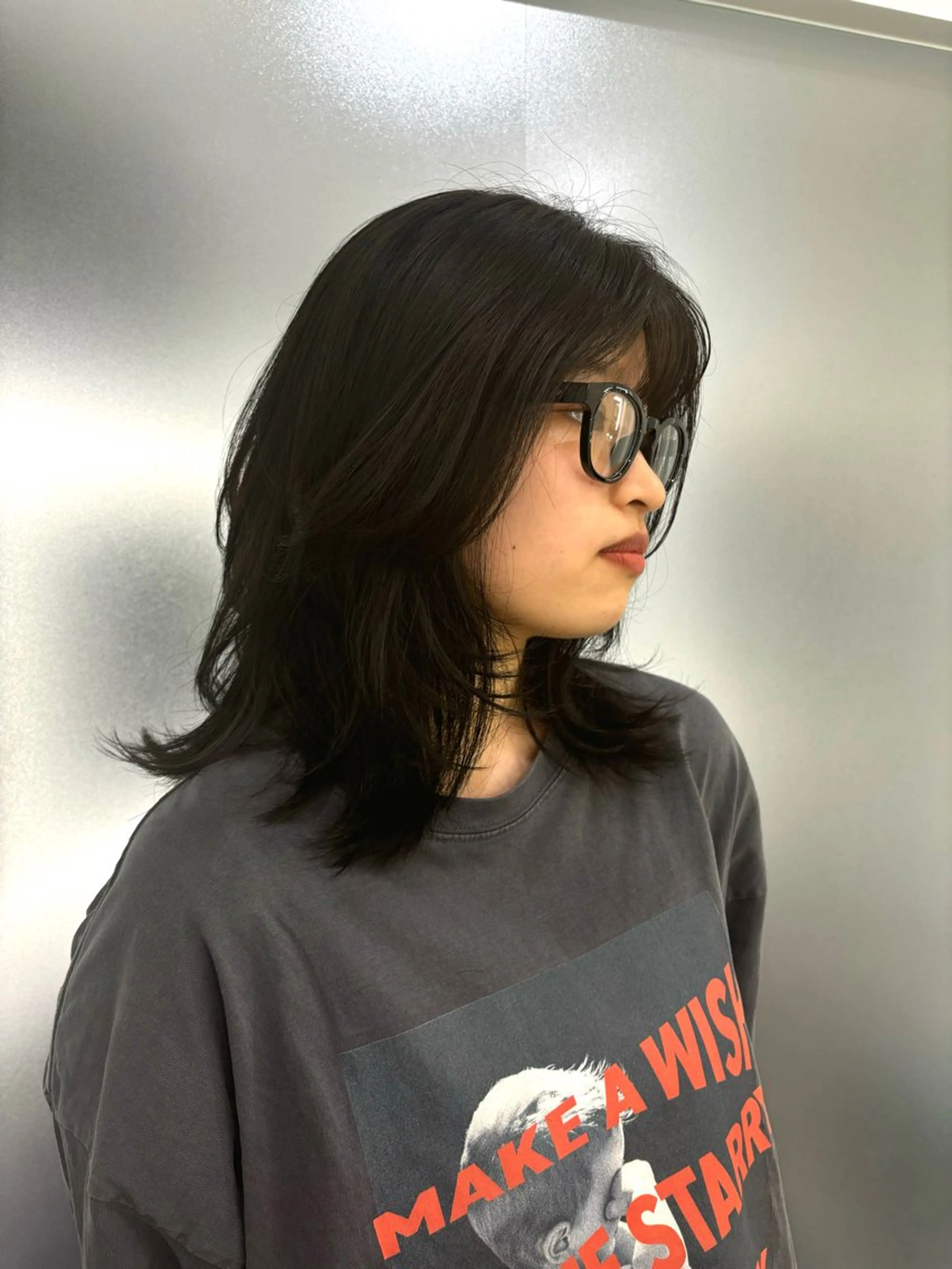 ミディアム イシカワ シオリのヘアスタイル