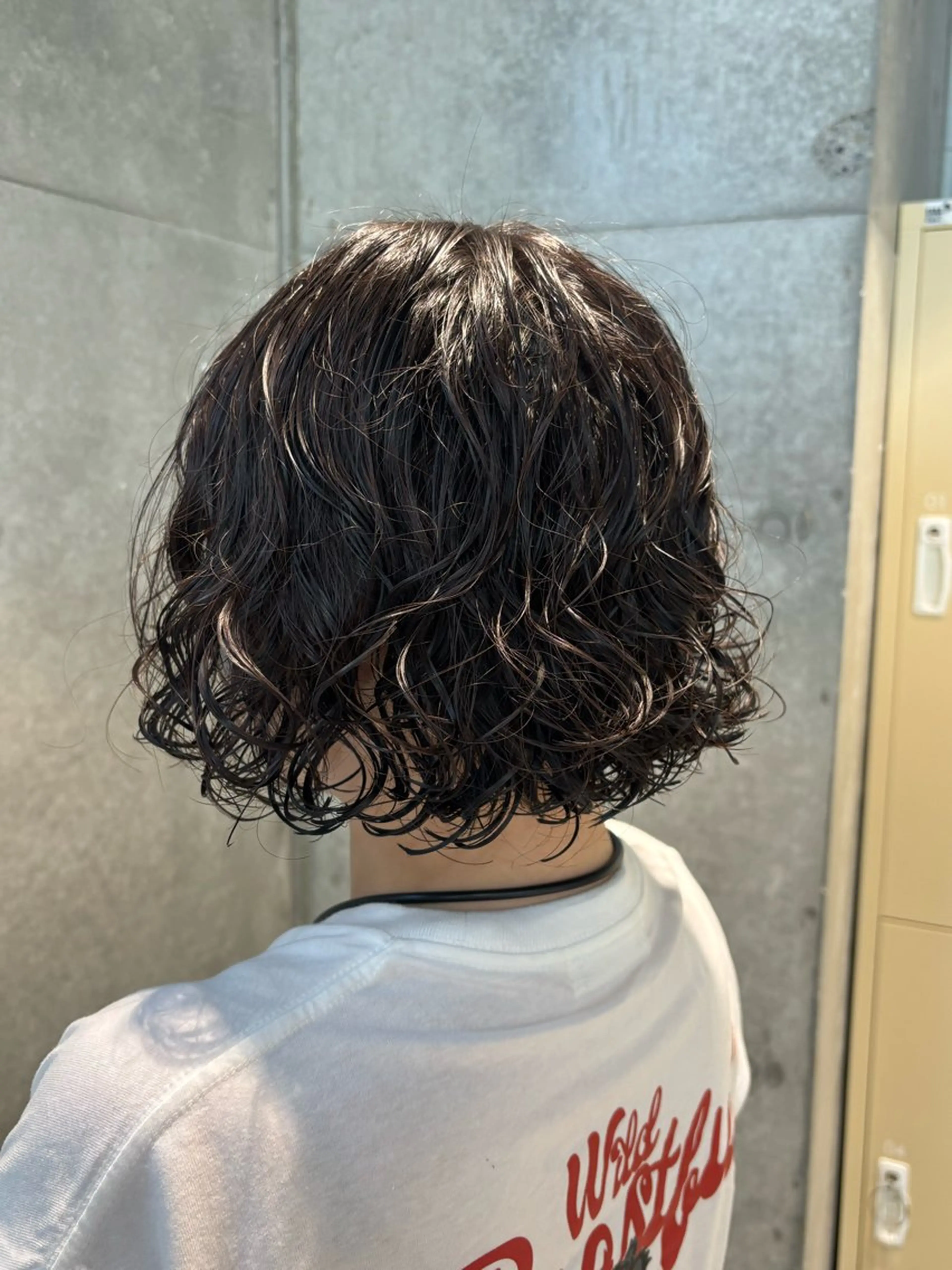 ミディアム パーマ ミディアムパーマ ボブ カット パーマ シンバヒナノ/パーマ レイヤー/髪質改善のヘアスタイル