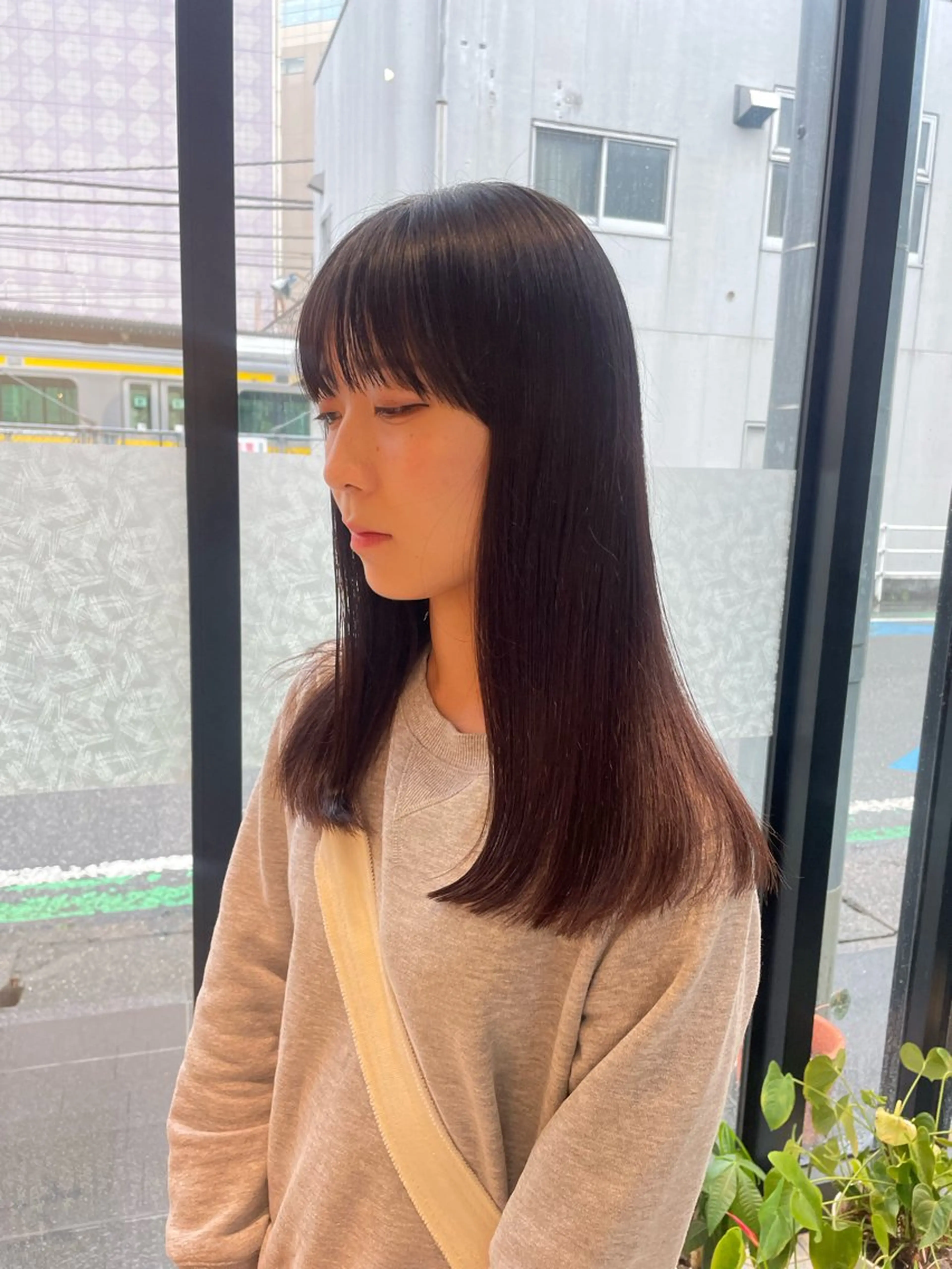 セミロング 土屋 美賀のヘアスタイル