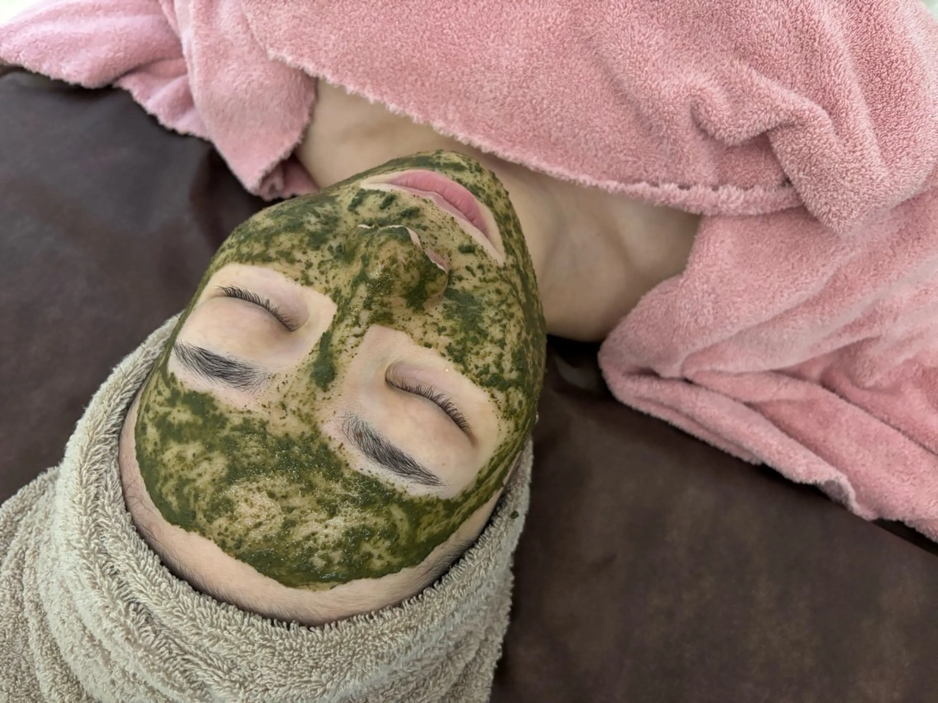 REVIフェイシャルハーブピーリングの写真