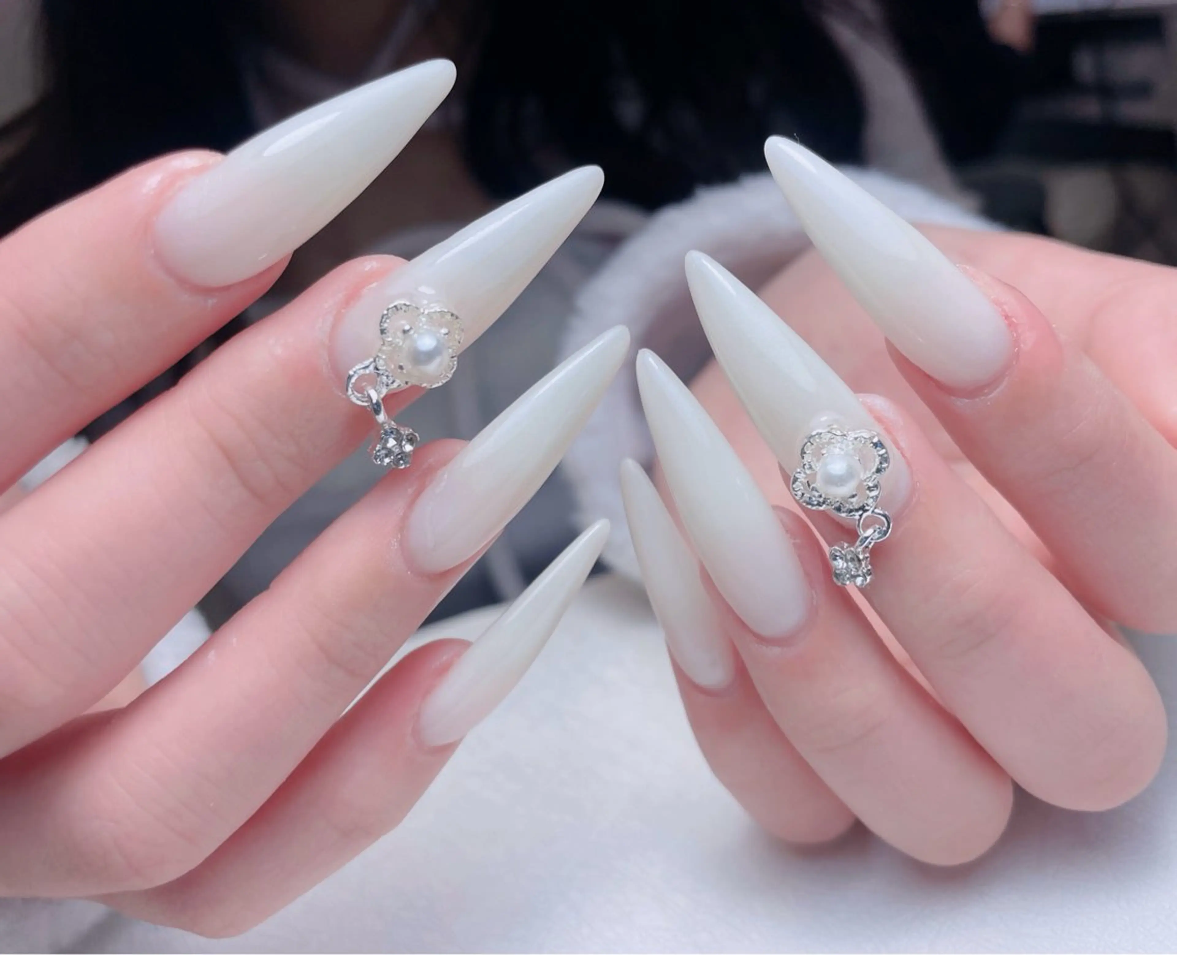 ネイル フレンチネイル ジェルネイル ガーリー ガラスフレンチ グラデーション 中野駅から2分 MEO NAILのネイルデザイン