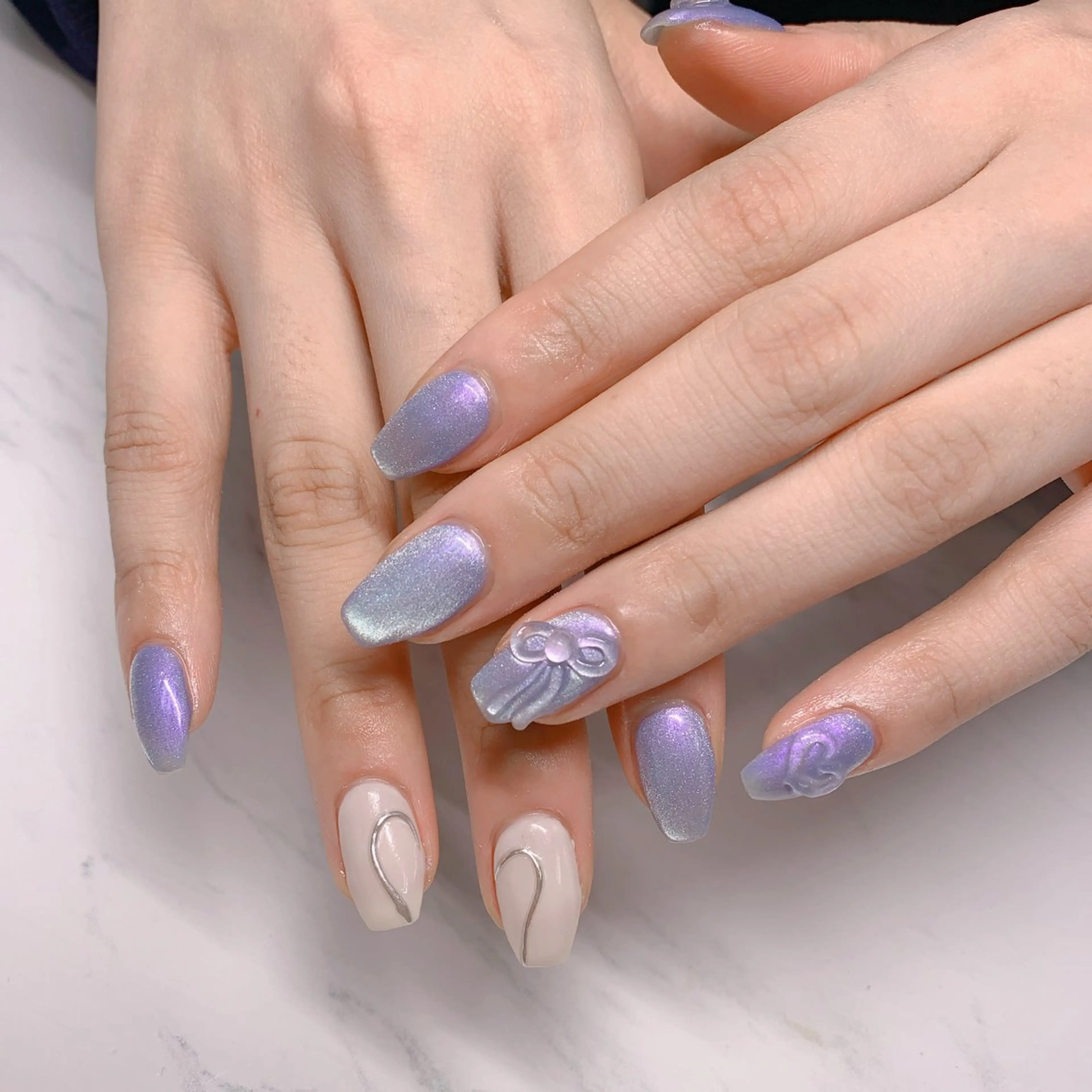 ネイル オーロラネイル 長さ出し フットネイル ジェルネイル キラキラネイル ハンドネイル インフィニティ ネイルサロンのネイルデザイン