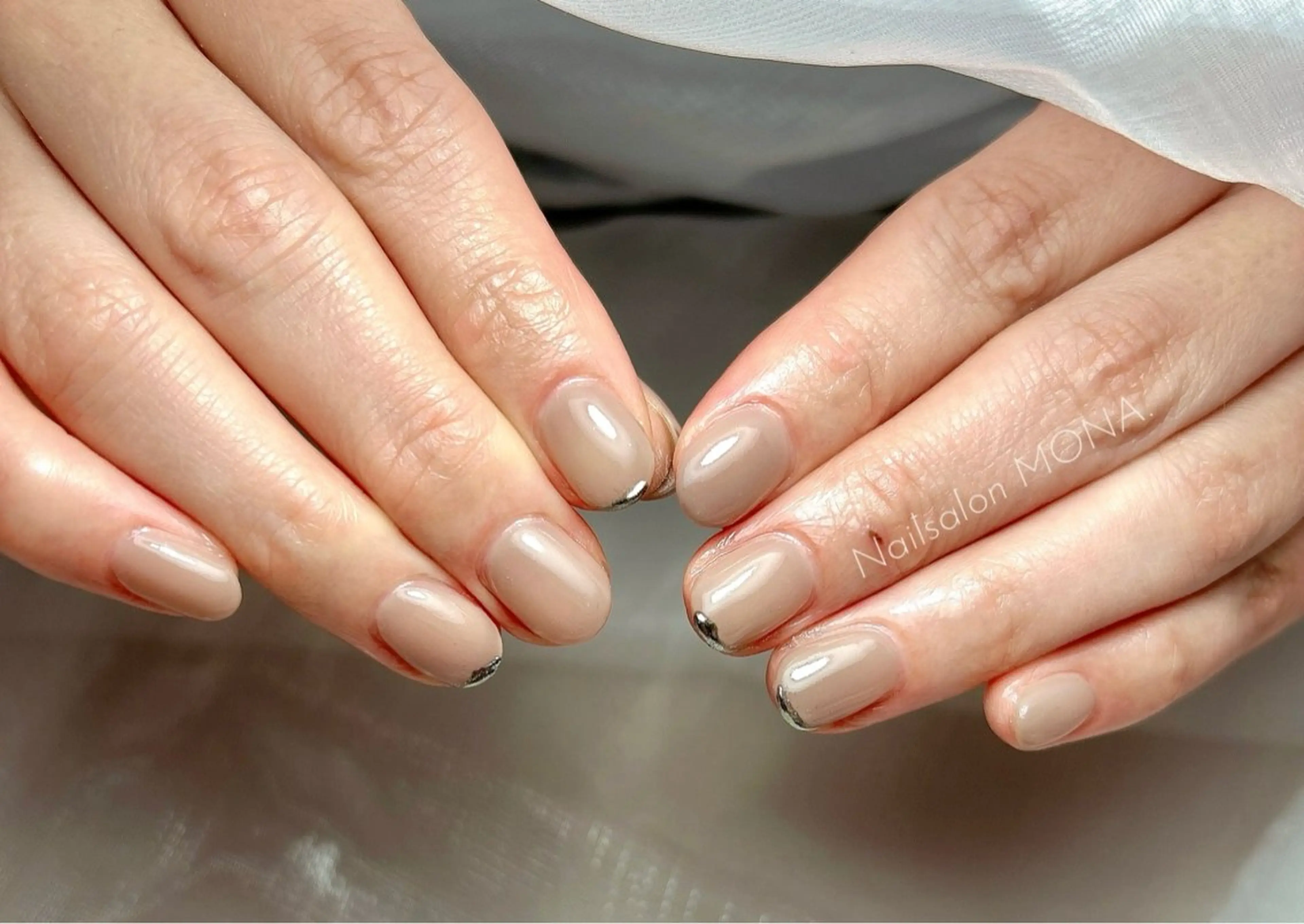 ネイル フレンチネイル オフィスネイル シルバー シンプルネイル ハンドネイル Nailsalon MONA.のネイルデザイン