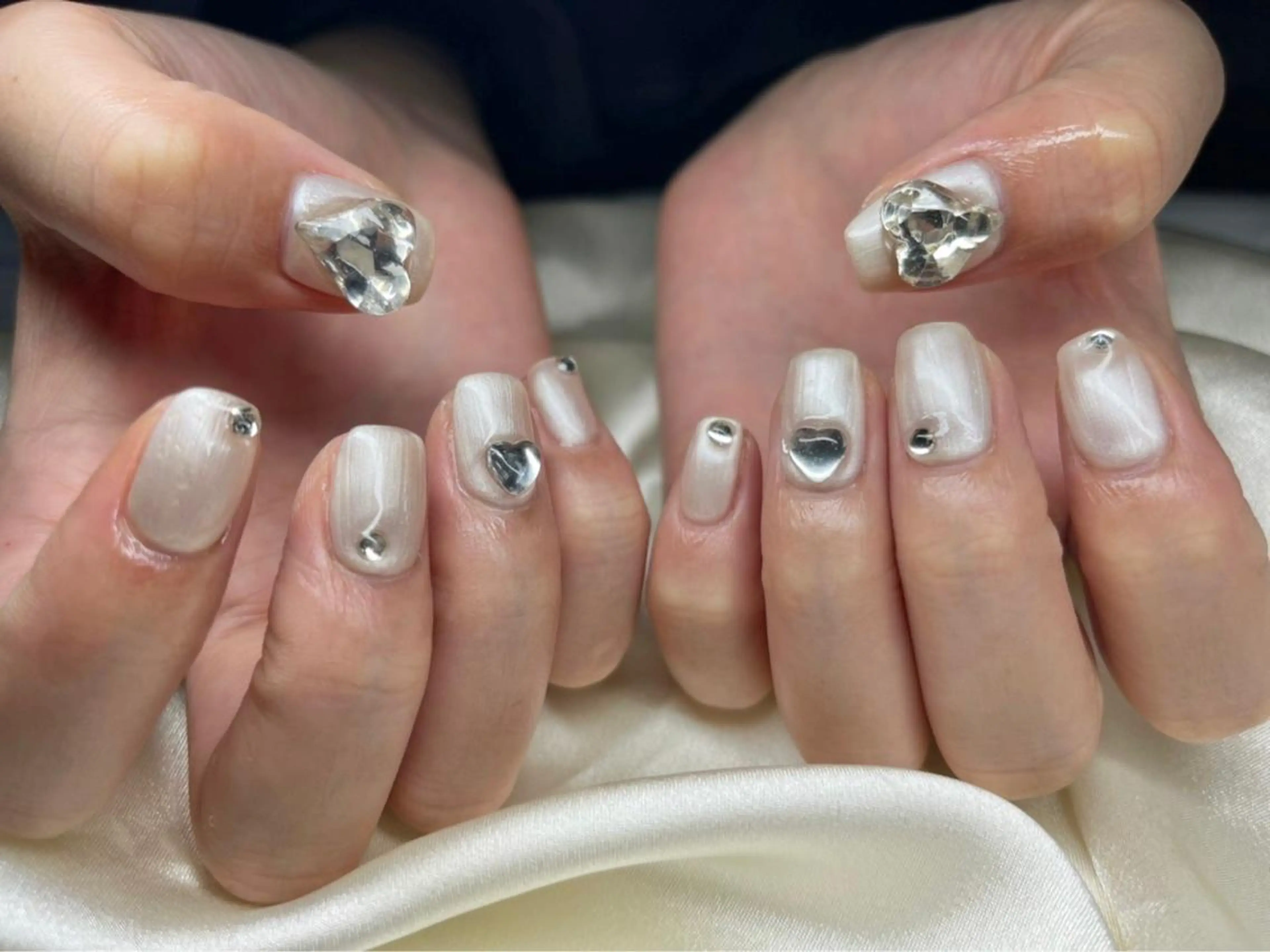 ネイル マツエク・マツパ アイブロウ 眉カラー 韓国風マツエク パリジェンヌラッシュリフト まつげパーマ ワンホンマツエク ハンドネイル Nail&eye Belire 新宿のネイルデザイン