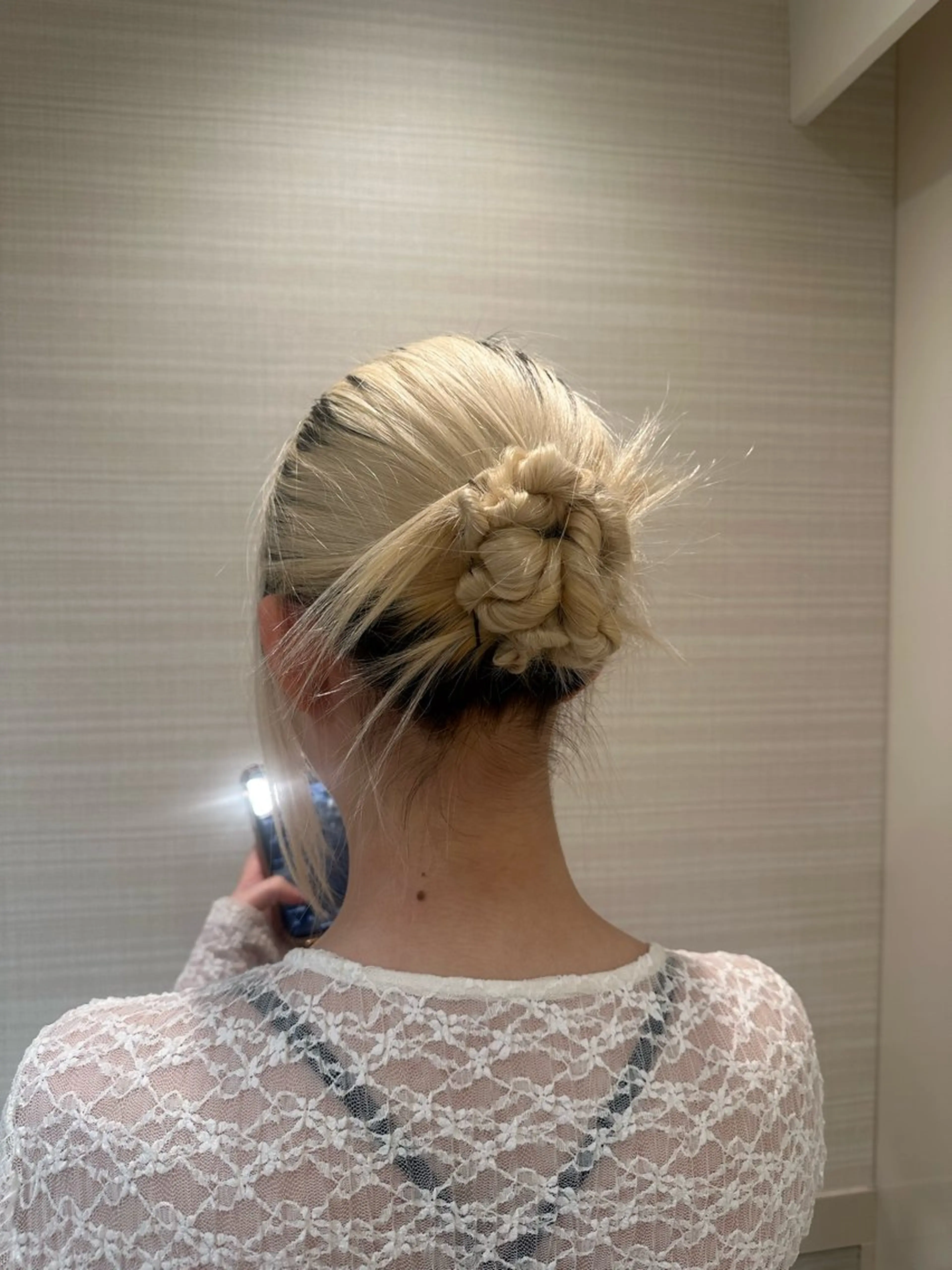 ミディアム カラー ヘアアレンジ タイトボブ個性派カラ ーAKANEのヘアスタイル