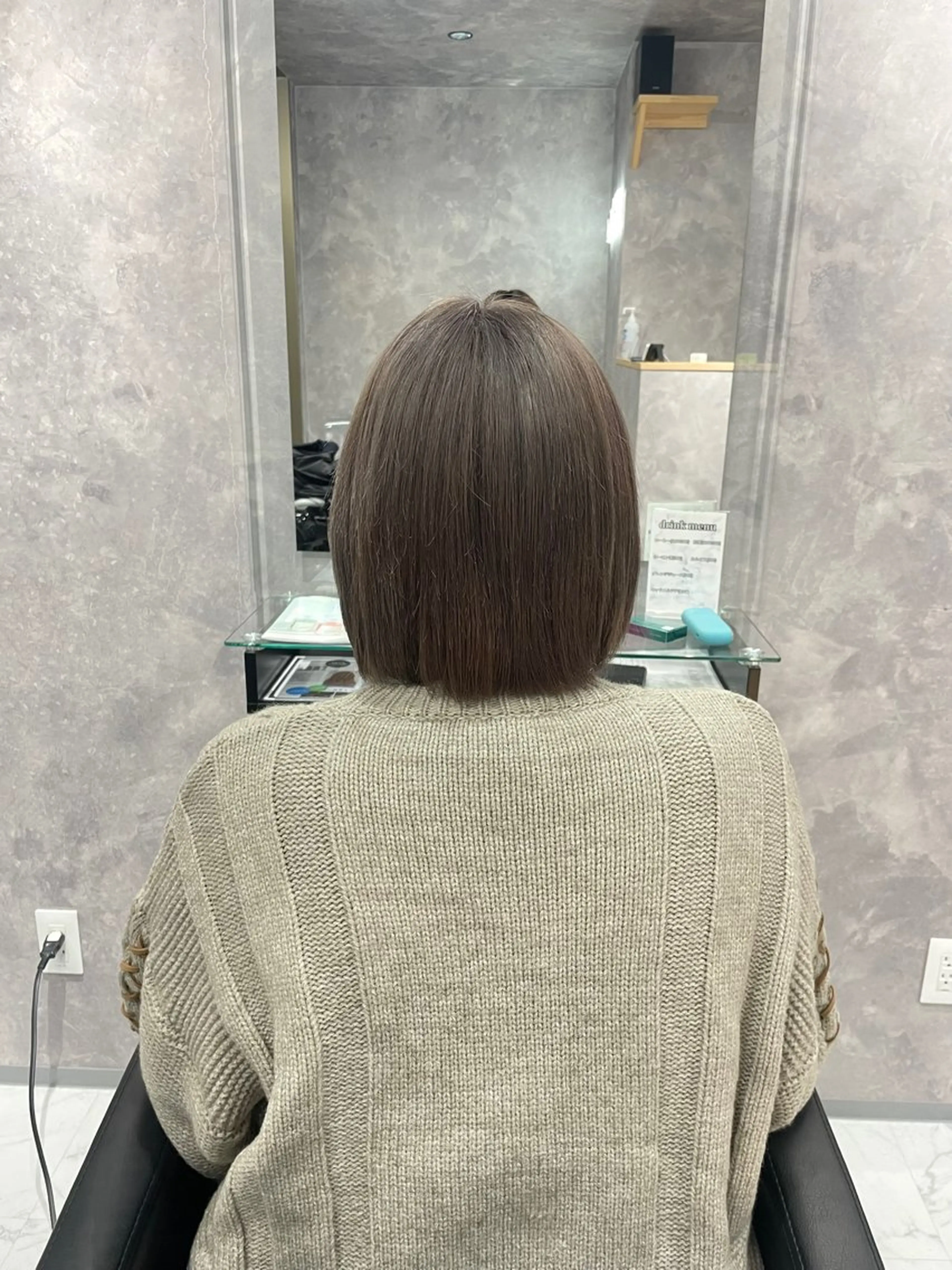 ショート カラー ブリーチ グレージュ 福田 奈那のヘアスタイル