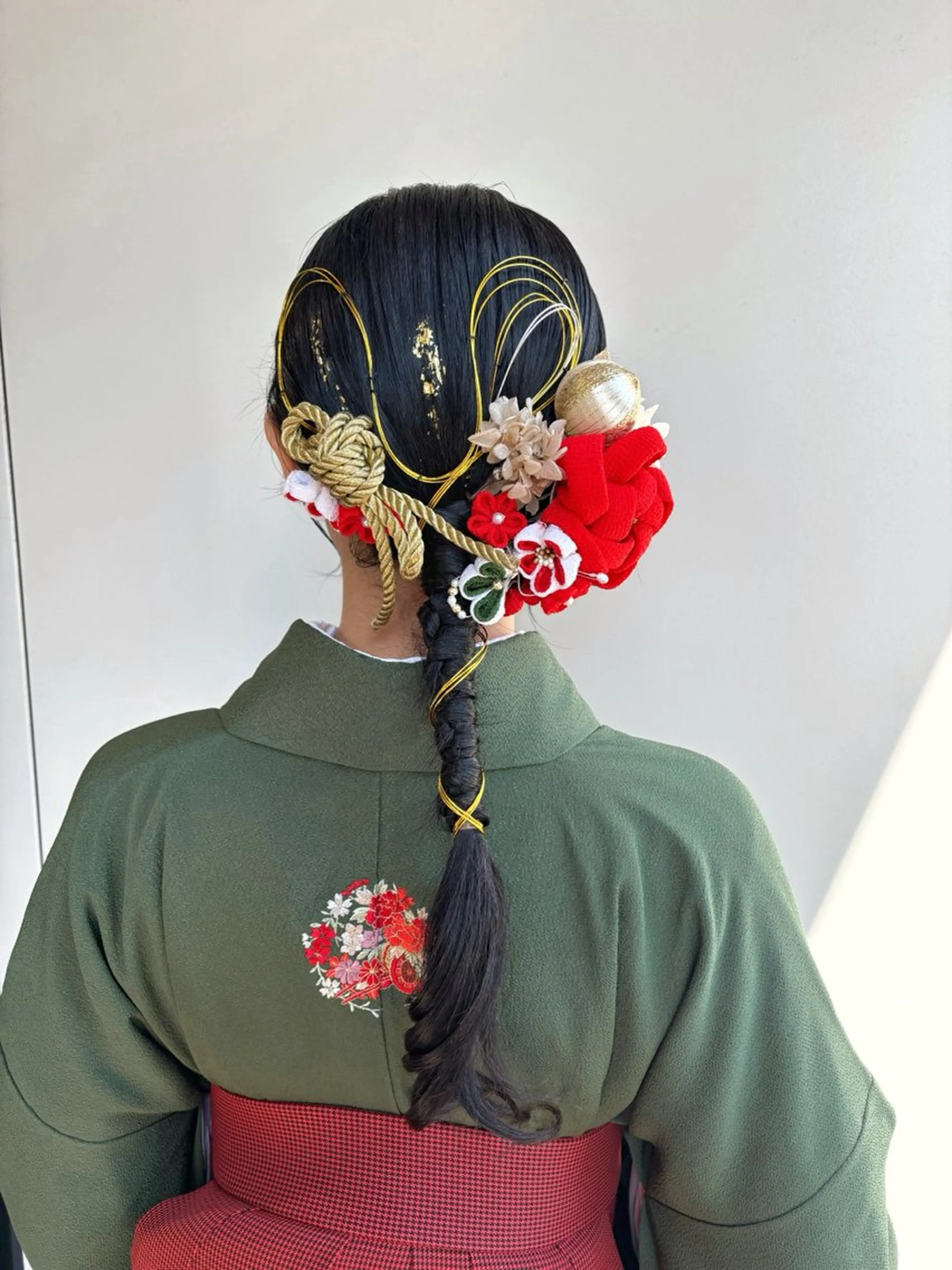 ロング ヘアアレンジ 成人式 結婚式・ブライダル 卒業式のヘアスタイル 髪質改善/縮毛矯正/ 艶カラー/ヘッドスパのヘアスタイル