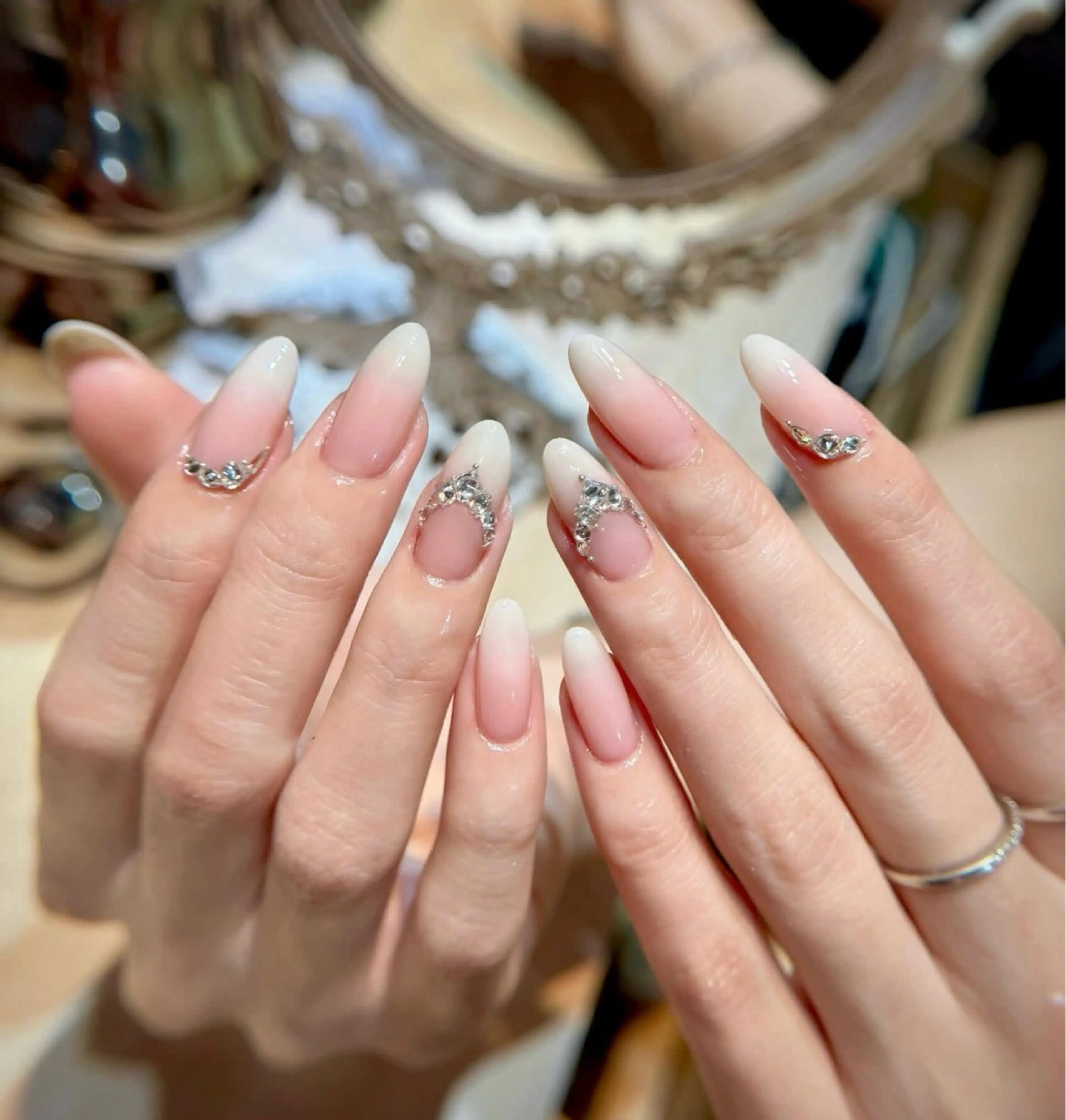 ネイル ハンドネイル トウイ チャンのネイルデザイン