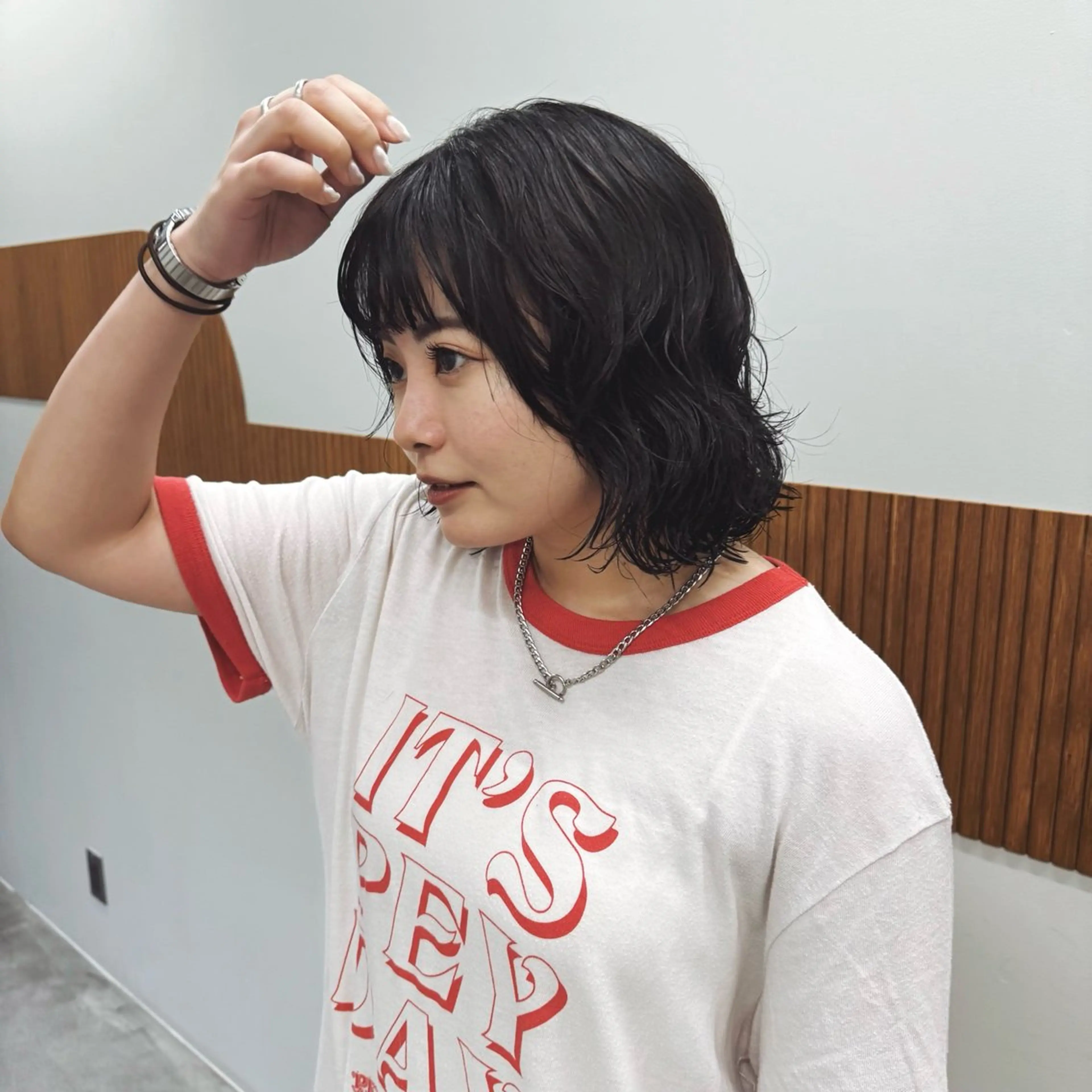 ショート パーマ ボブ 顔まわりレイヤー 伸ばしかけ レイヤーカット ショートヘア カット パーマ Neelu 日置剛人のヘアスタイル