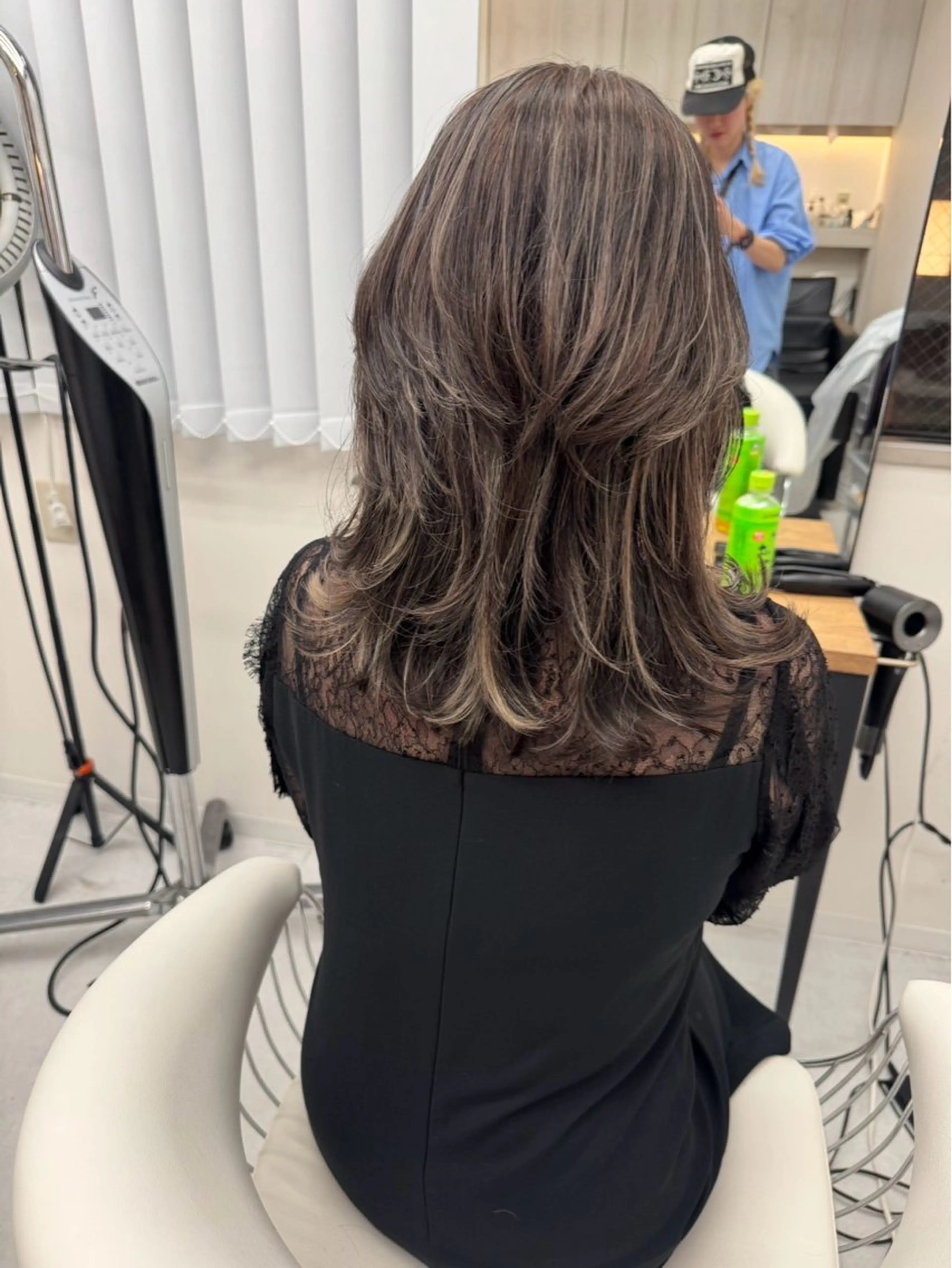 カラー 銀座バレイヤージュ 蓑田朝菜のヘアスタイル