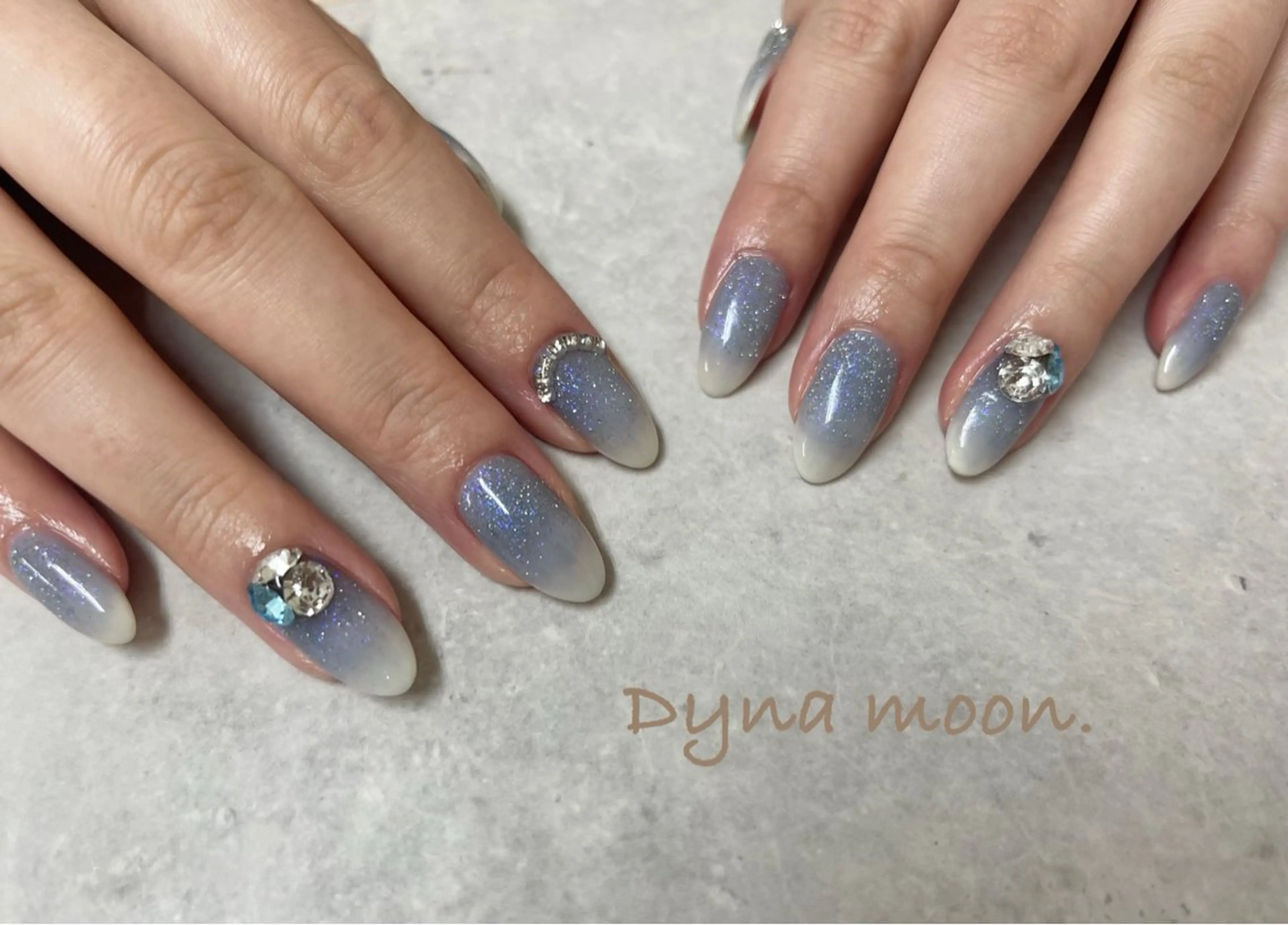 ロング ハンドネイル 吉田 芹菜のネイルデザイン