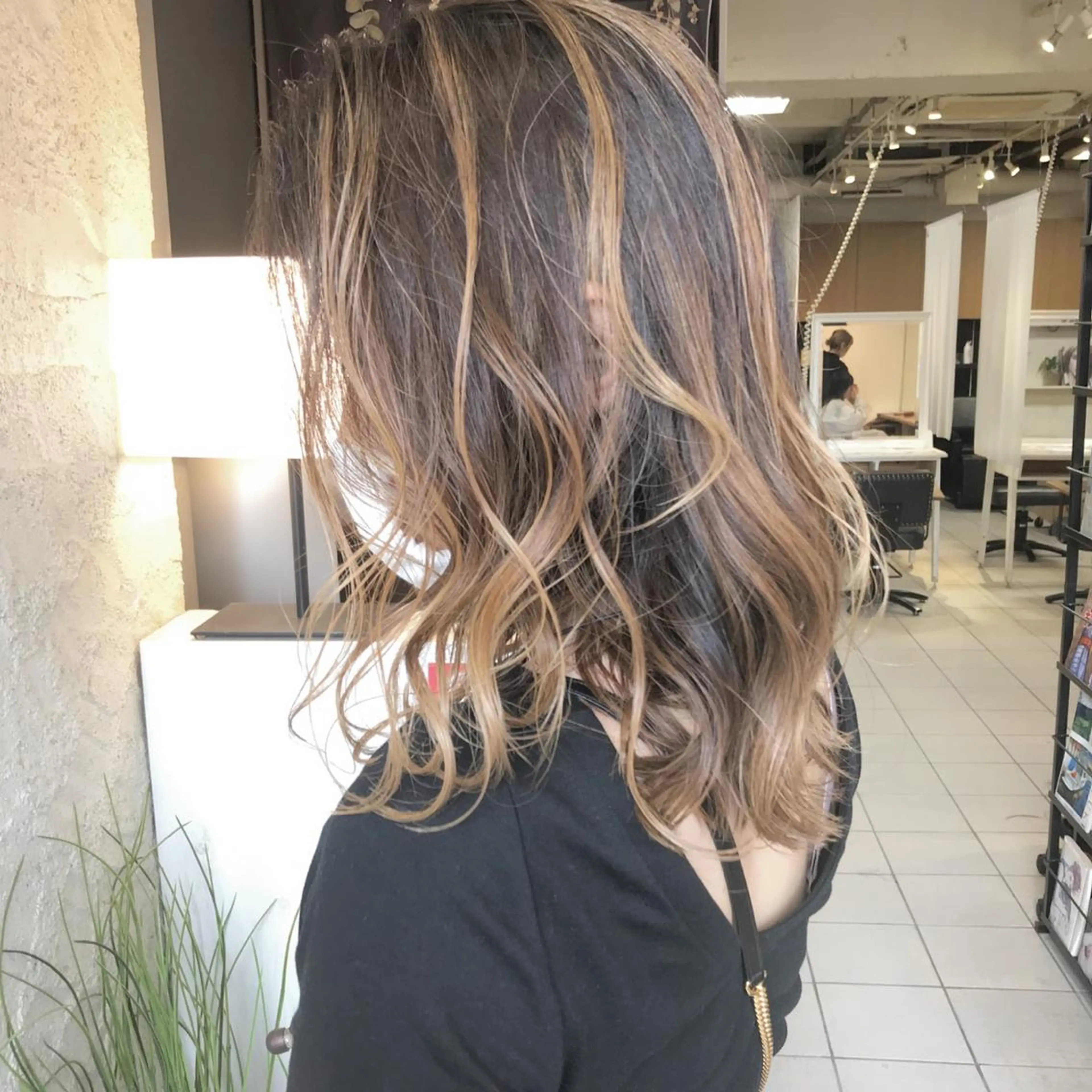 セミロング 髪質改善ストレート/ ブリーチ／渋谷　福田のヘアスタイル