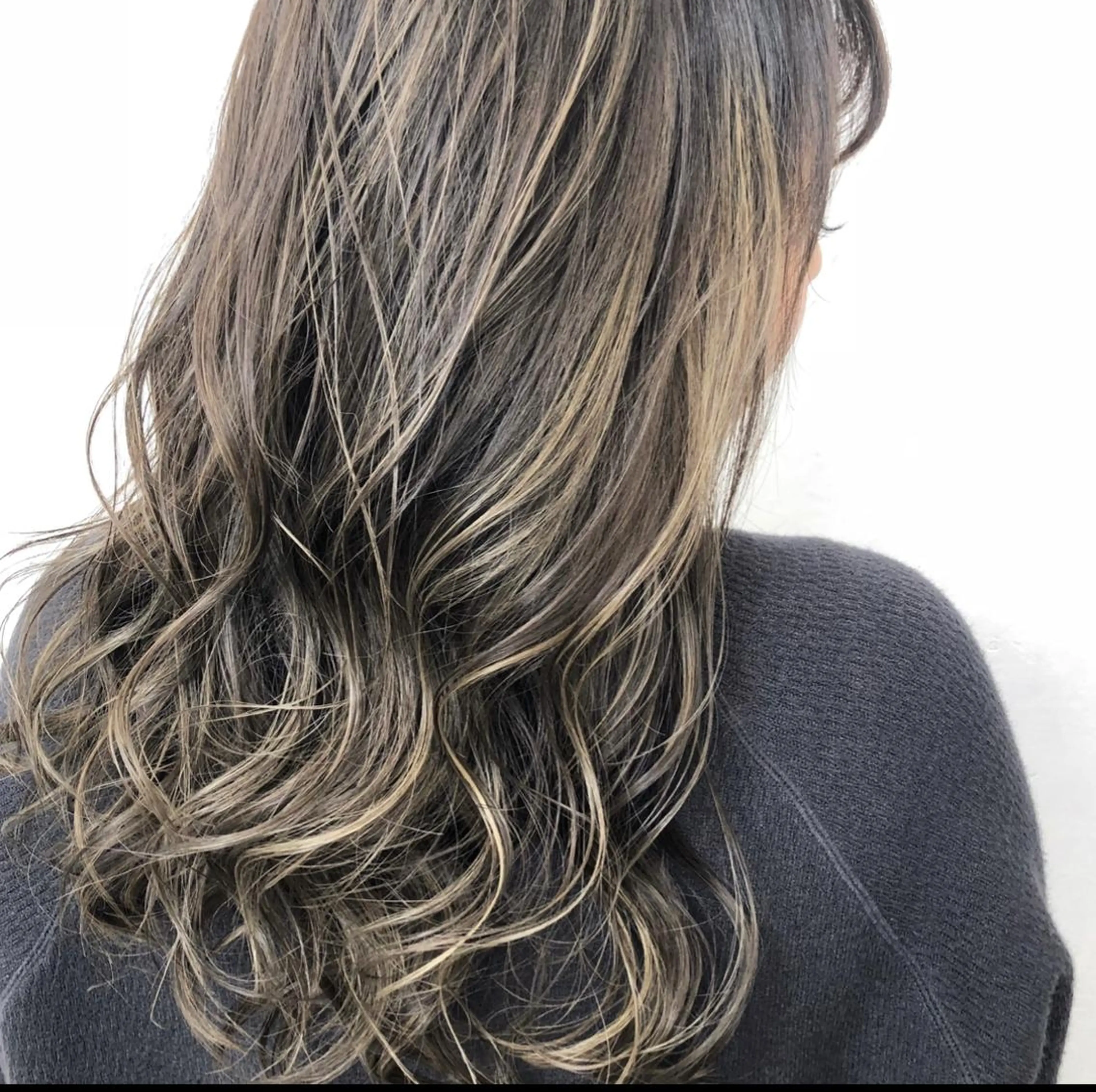 ロング ハイライト ヘアカラー 🌼透明感カラー ✳︎eri🌼のヘアスタイル