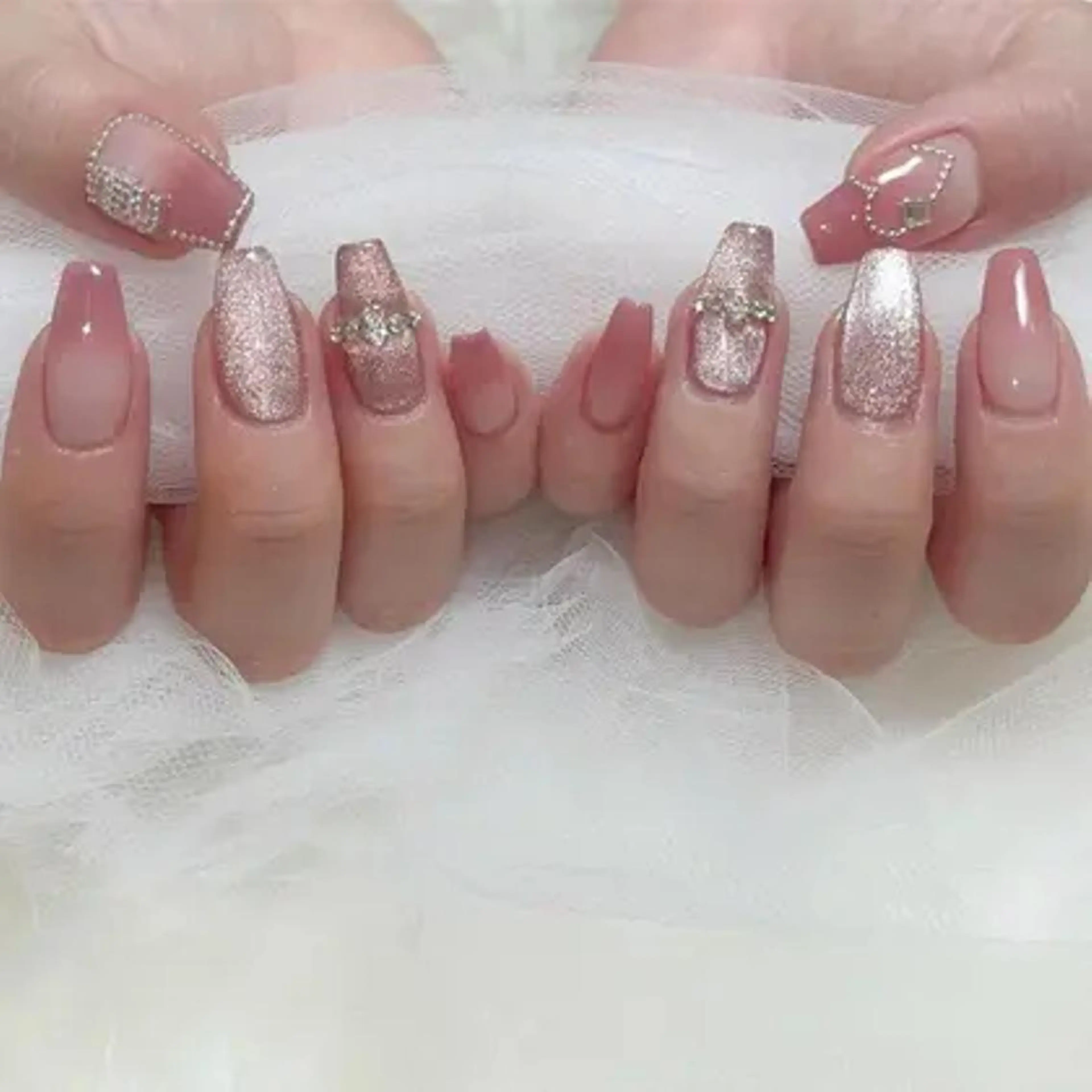 ネイル 韓国ネイル ワンホンネイル ハンドネイル 🌈fein.トータ ルビューティー🌈のマツエク・マツパデザイン