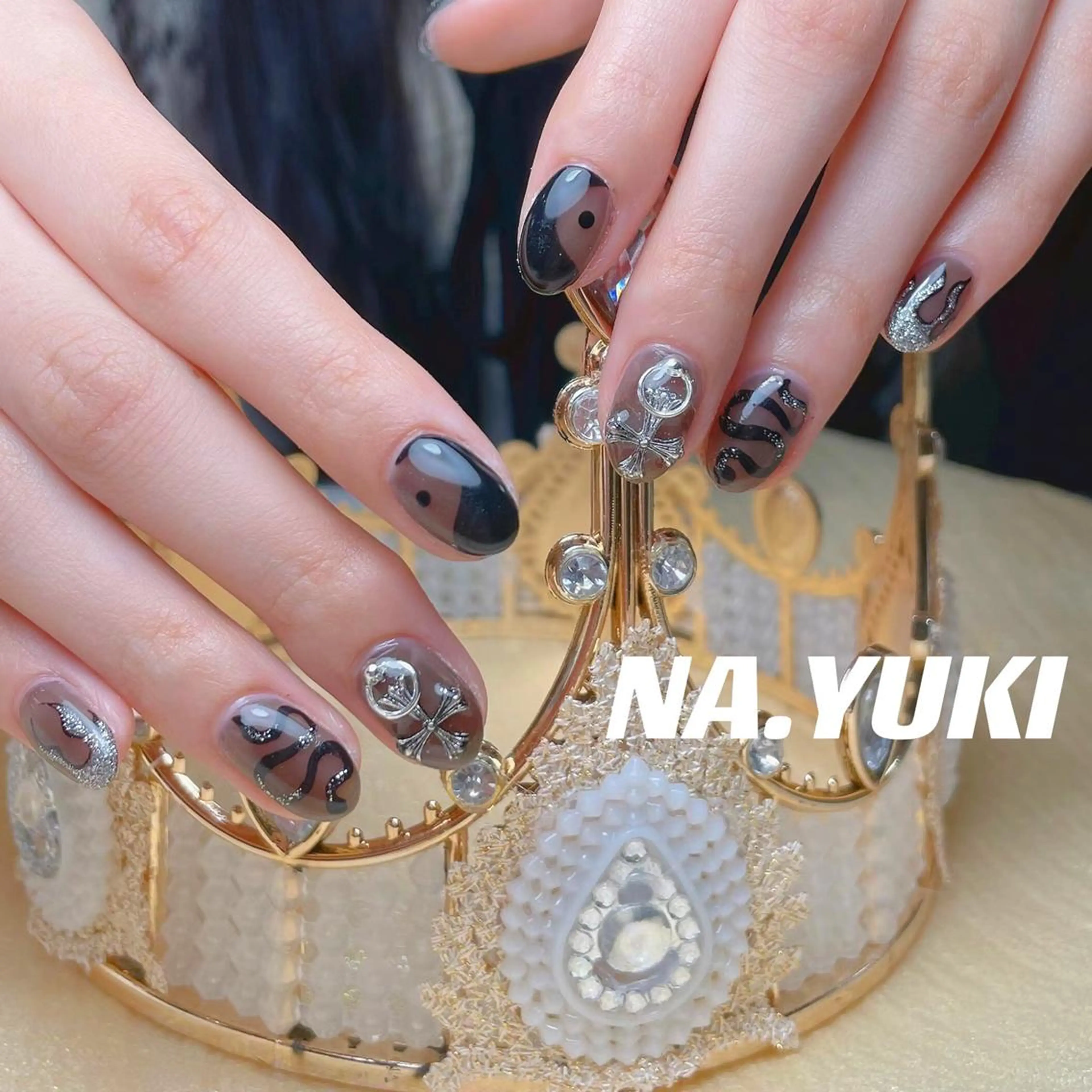 ネイル 🦋 Queenieのネイルデザイン