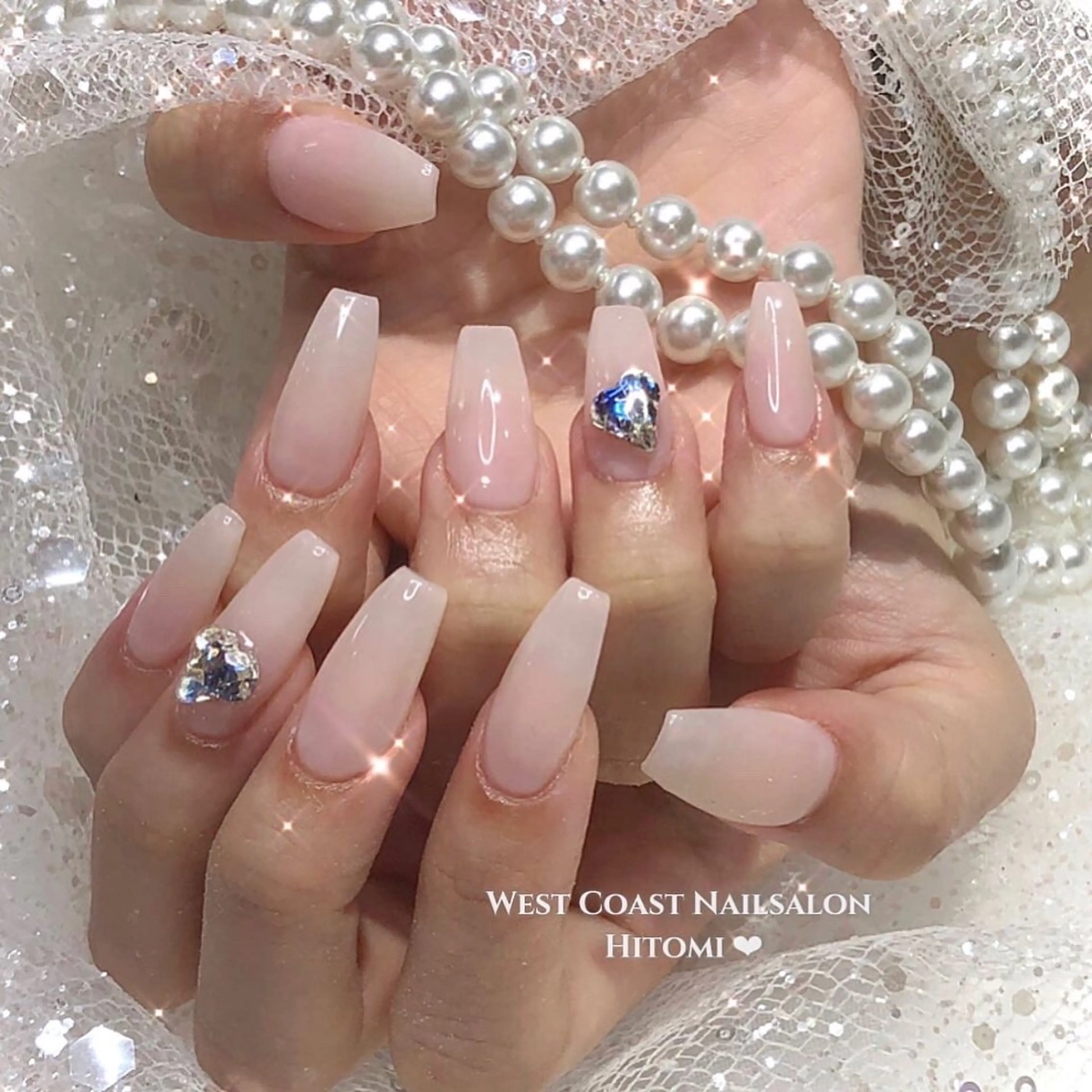 ネイル チークネイル フレンチネイル キラキラネイル 韓国ネイル ラメ(グリッター) リボン、ガーリー パーツ放題専門店のネイルデザイン