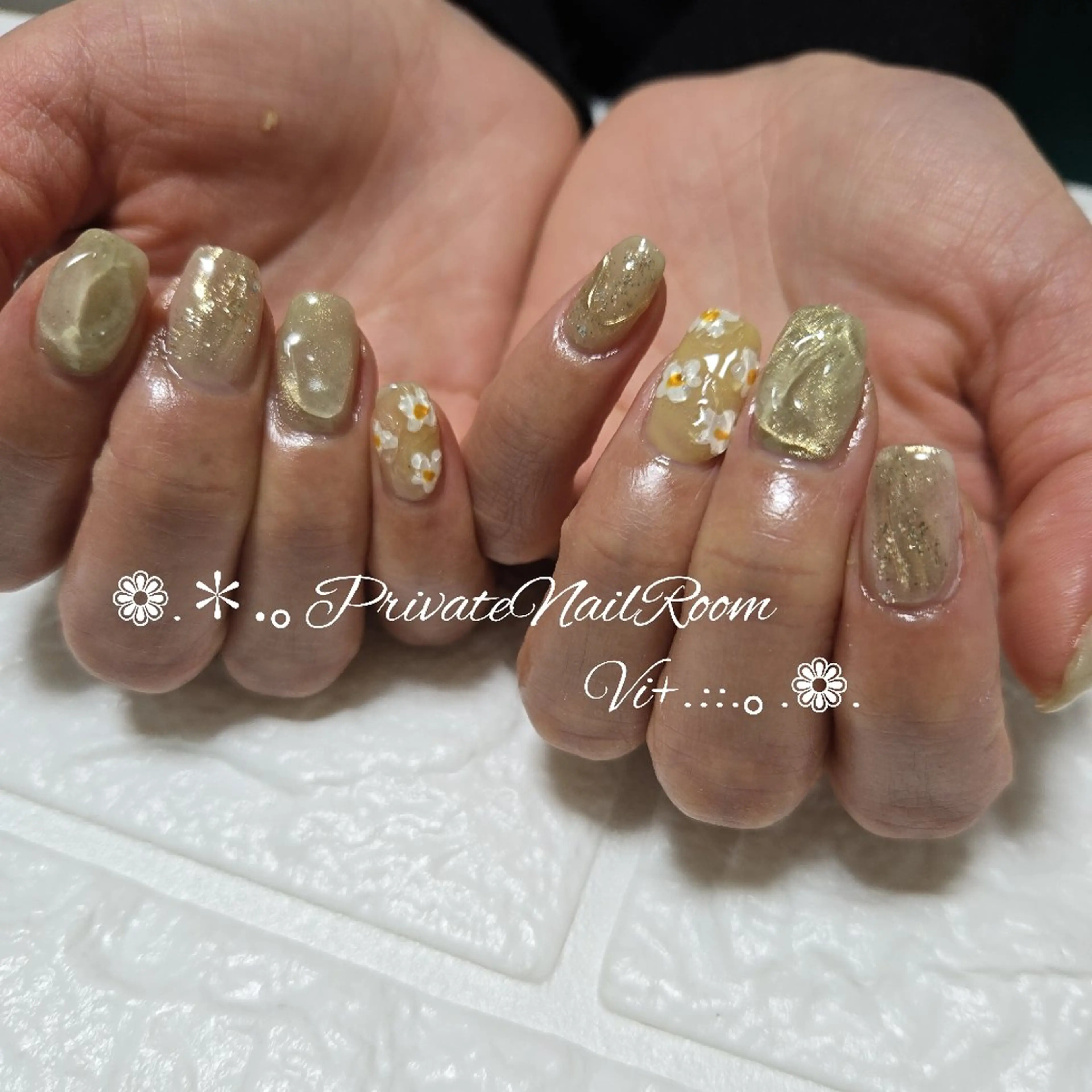 ネイル ハンドネイル Nail Room Vi+のネイルデザイン