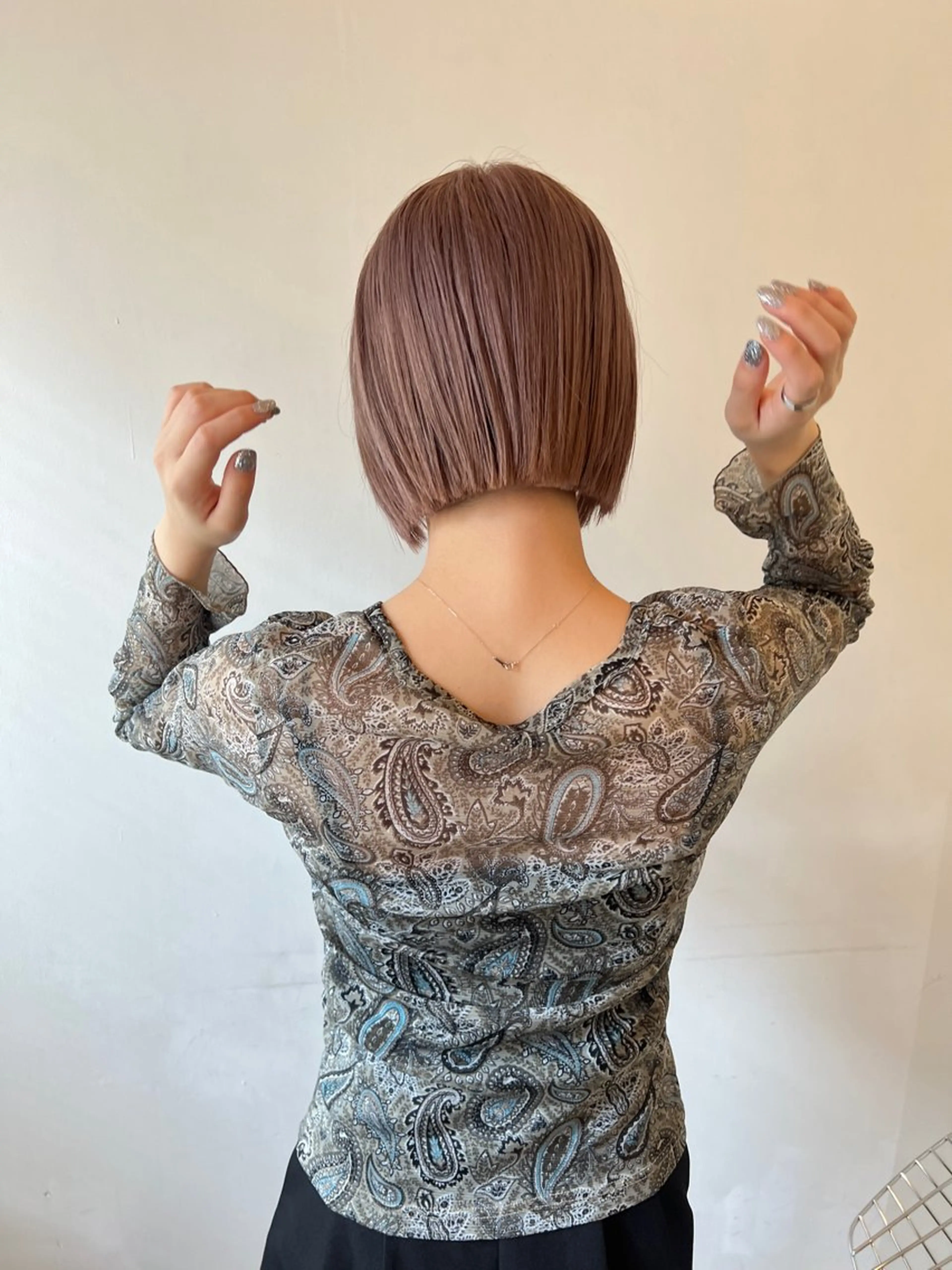 カラー hinata /ハイトーンのヘアスタイル