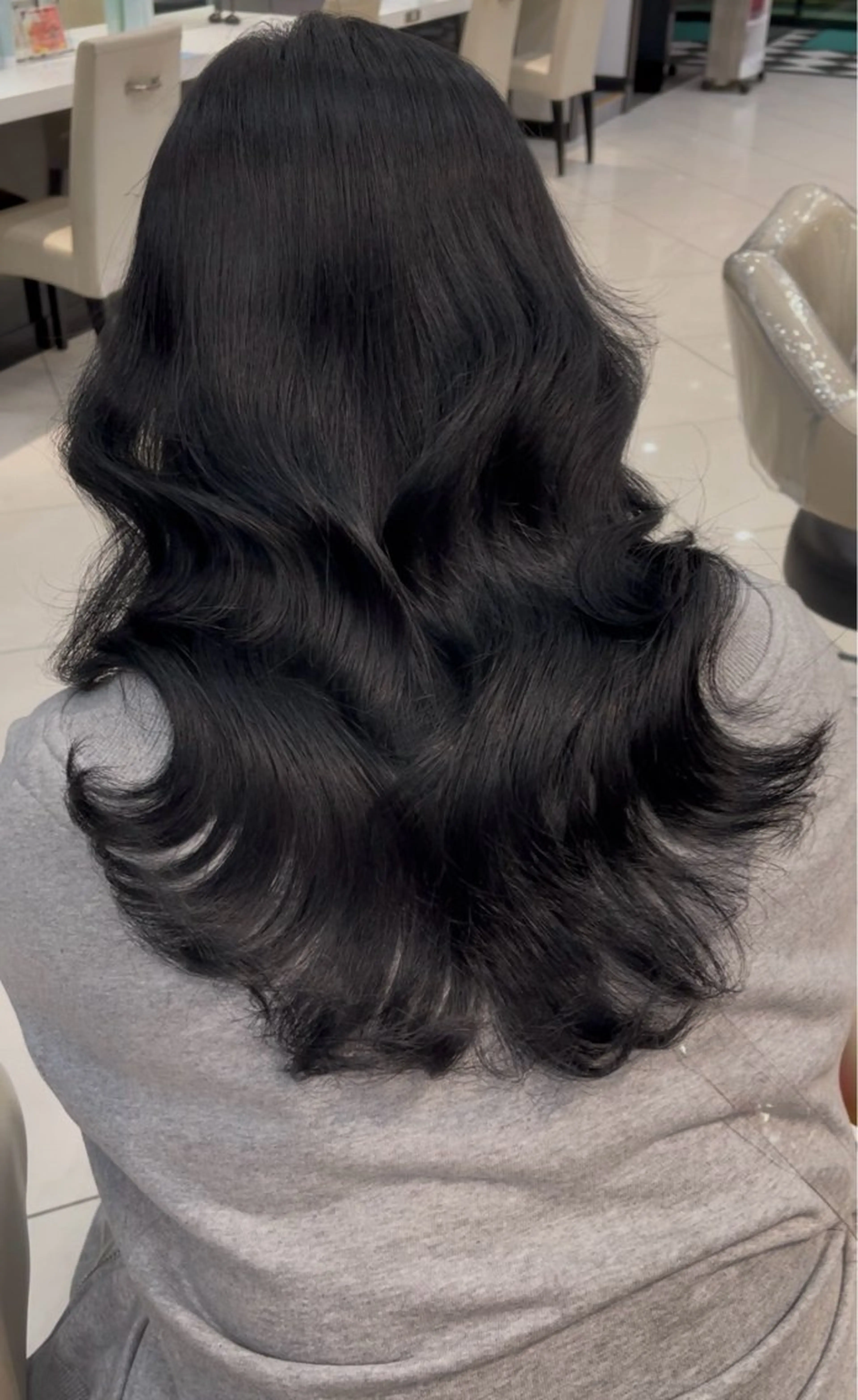 ロング 大塚 華のヘアスタイル