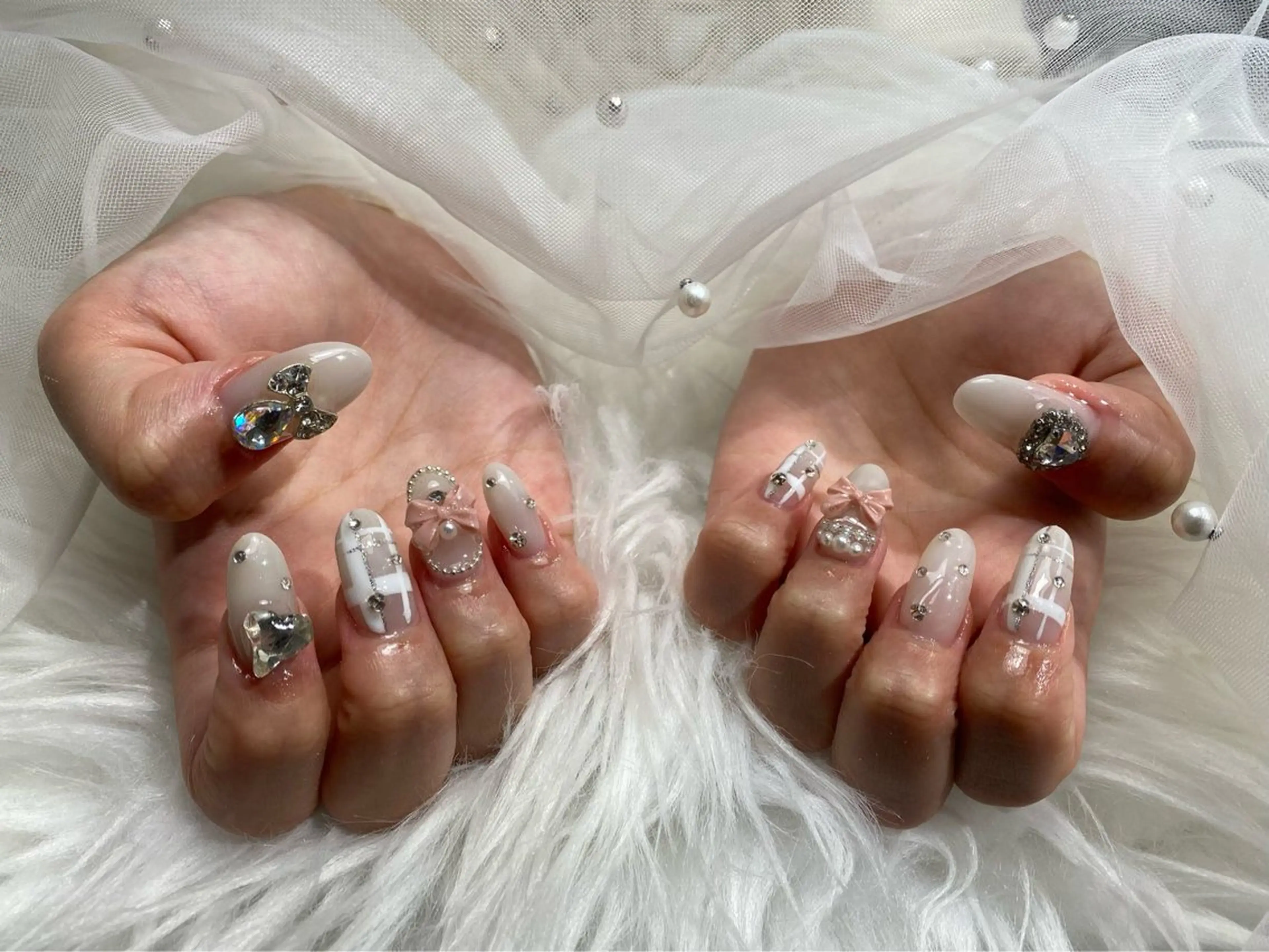 ネイル ハンドネイル 🌈 Laule'aのネイルデザイン