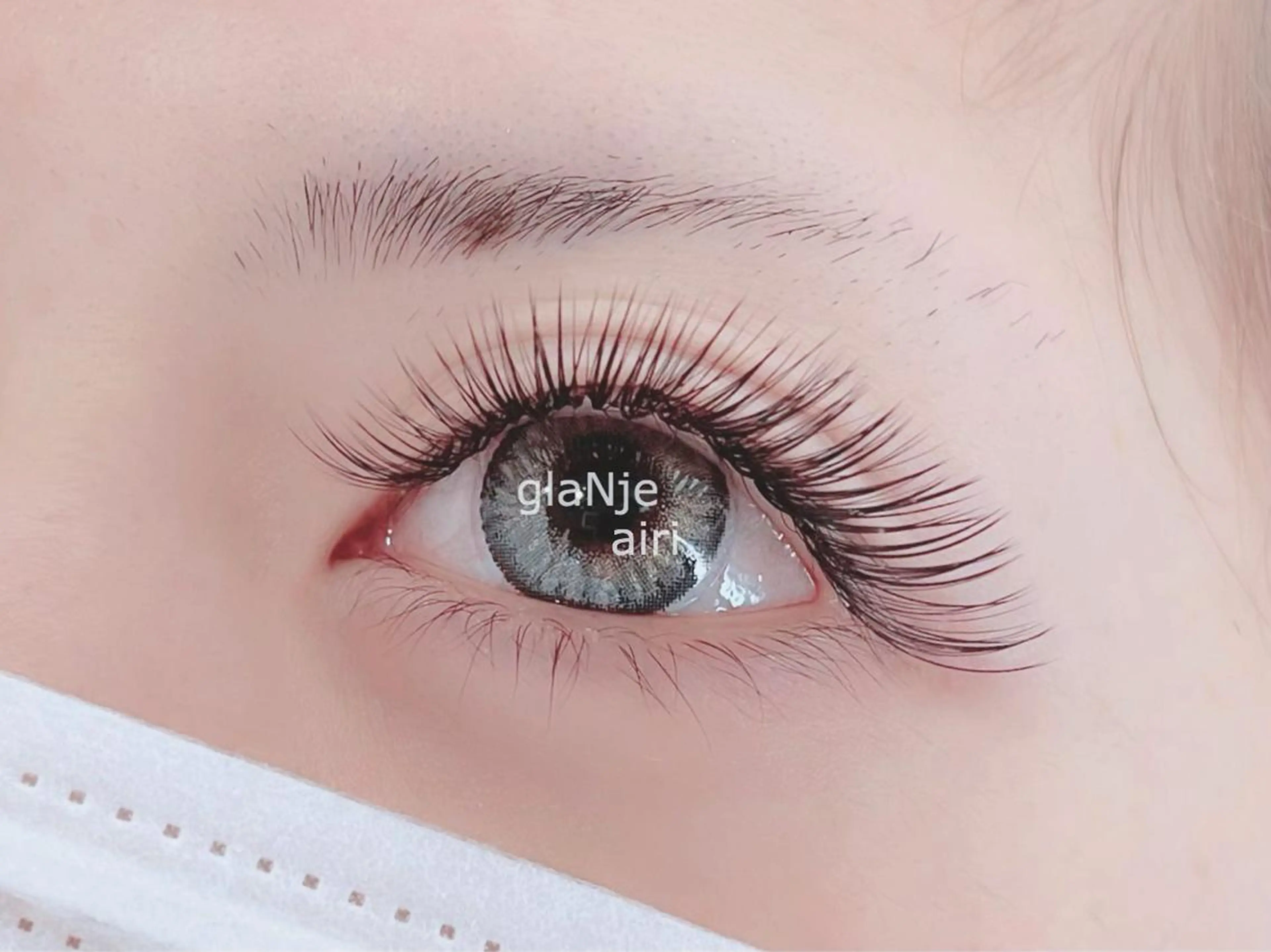 【ご新規様🌼】ボリュームラッシュ 240本。その場で作るファンで睫毛への負担軽減。(初回他店オフ無料+15分)の写真