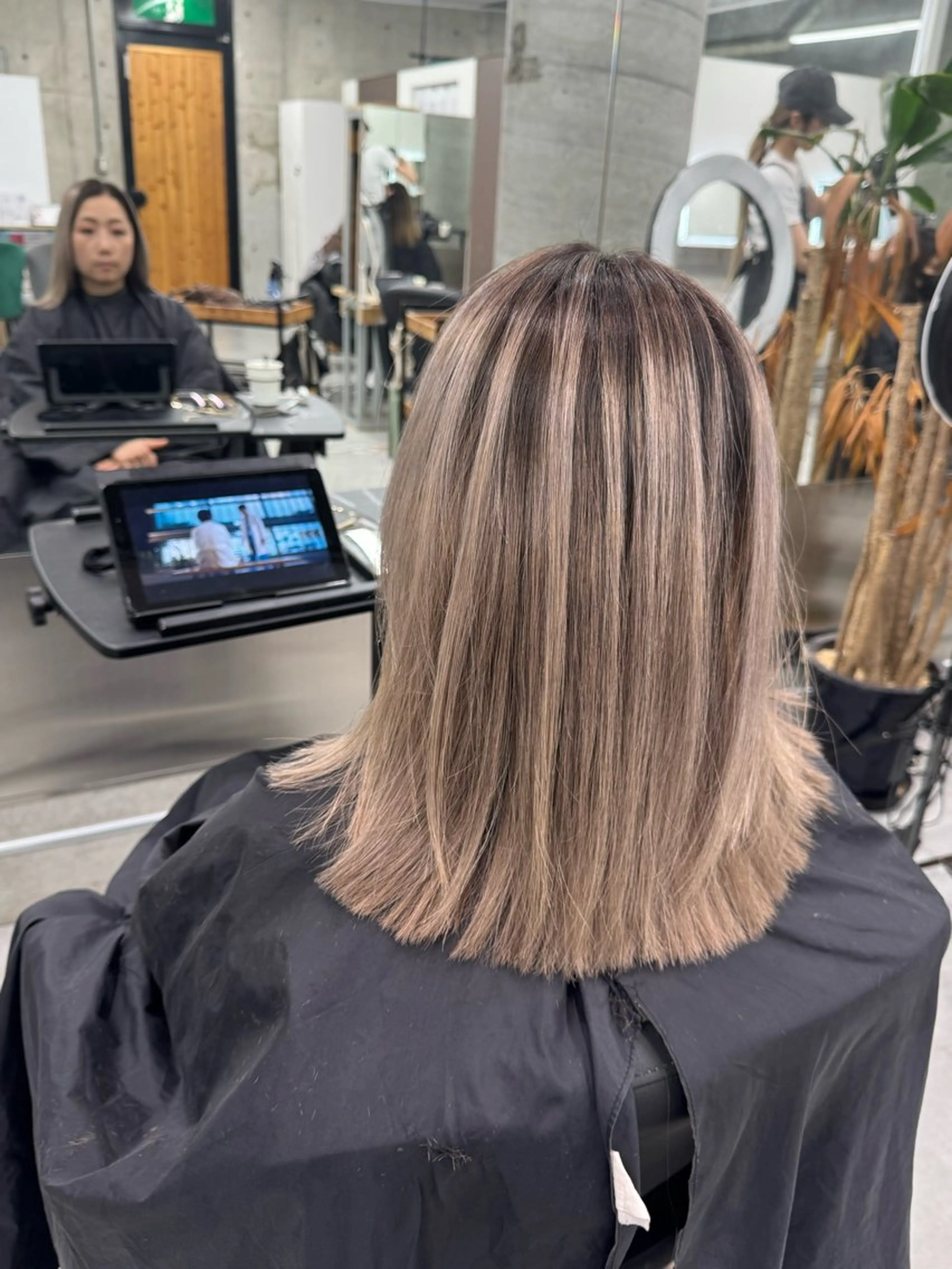 ミディアム カラー ブリーチ ヘアカラー トリートメント 艶髪✨ブリーチ職人 井手正康のヘアスタイル