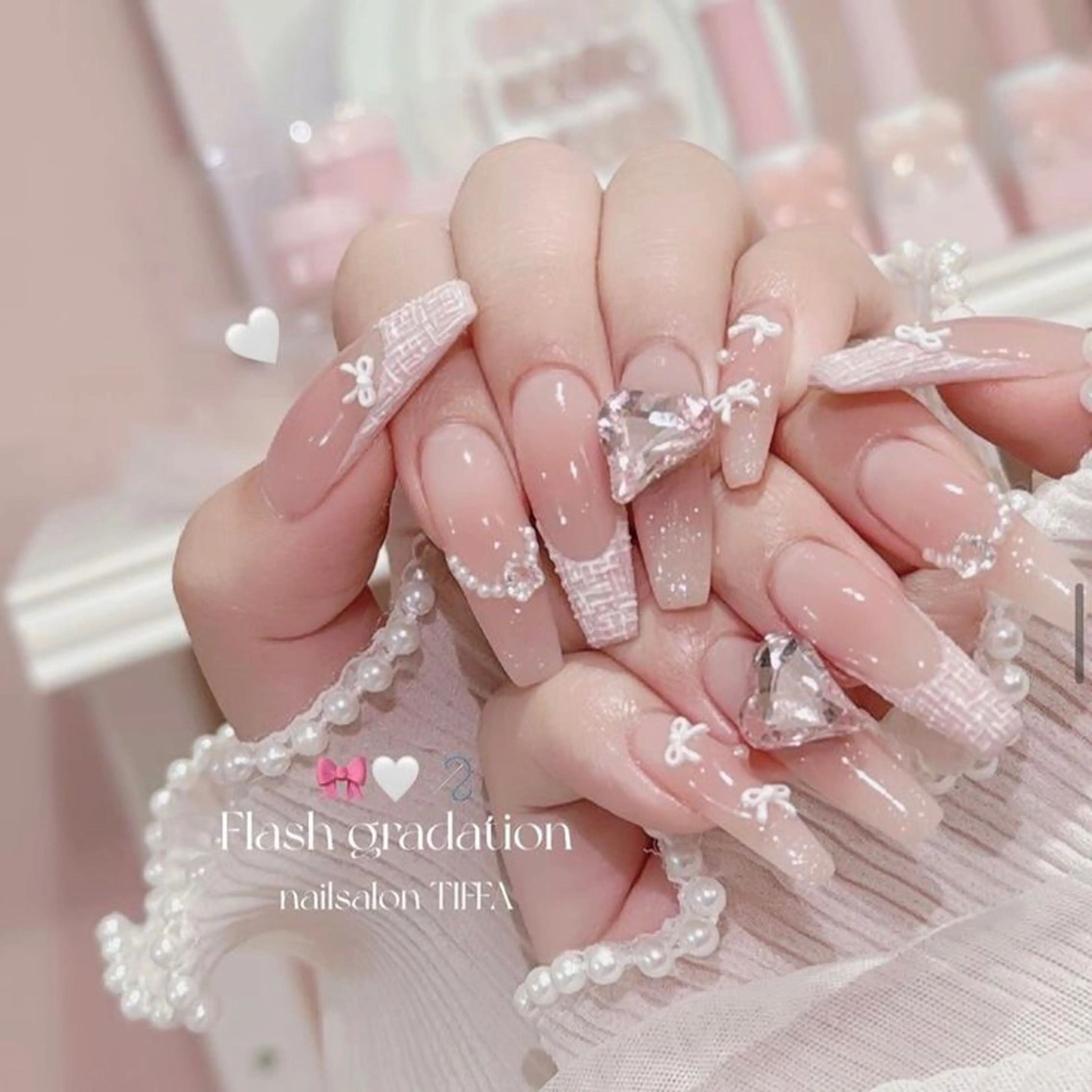 ネイル グラデーション ラメ(グリッター) マグネットネイル ミラーネイル ニュアンスネイル ハンドネイル Lumi de nailsのネイルデザイン