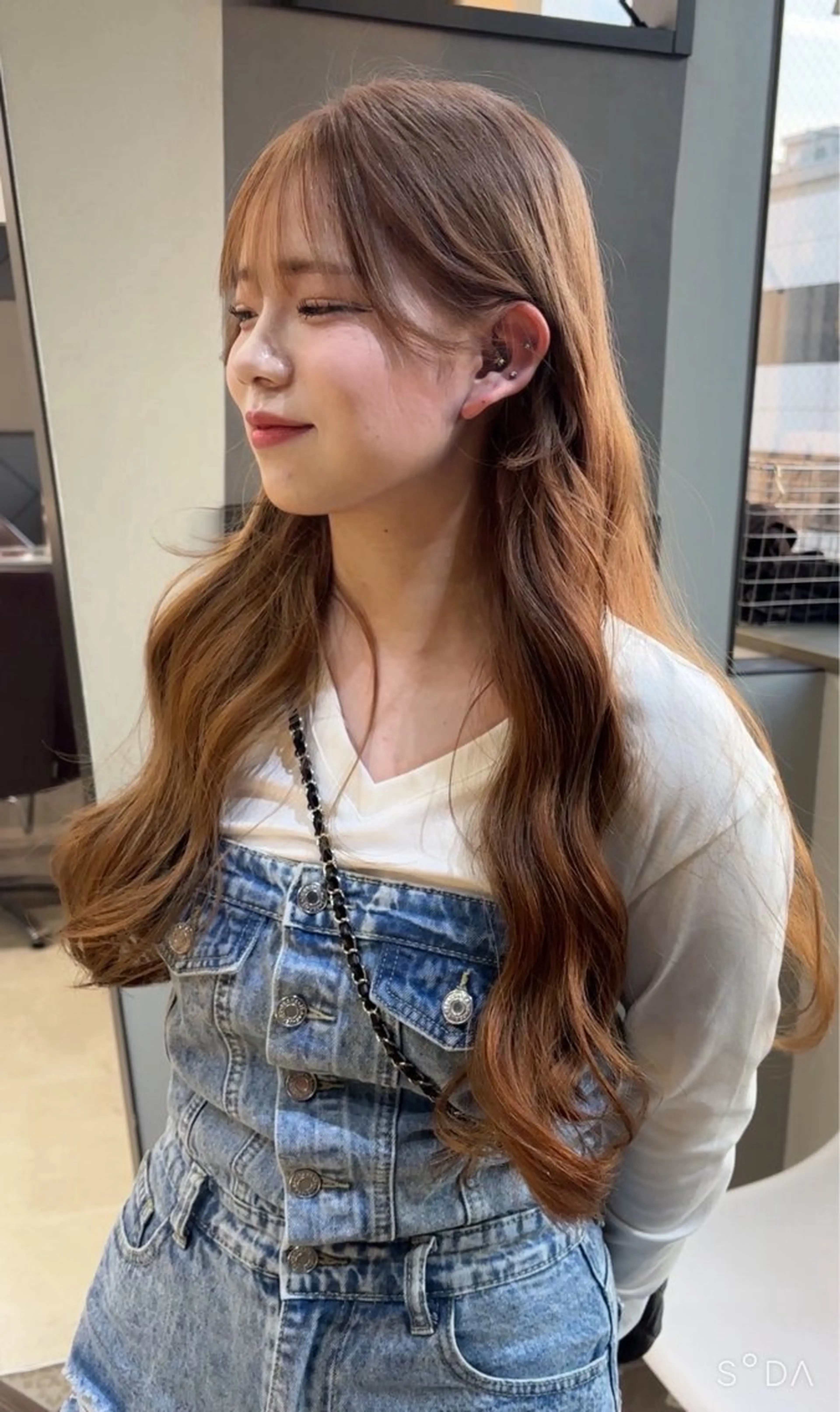 ロング ヘアカラー トリートメント 韓国ヘア/ブリーチ無 しWカラー/オリーブのヘアスタイル