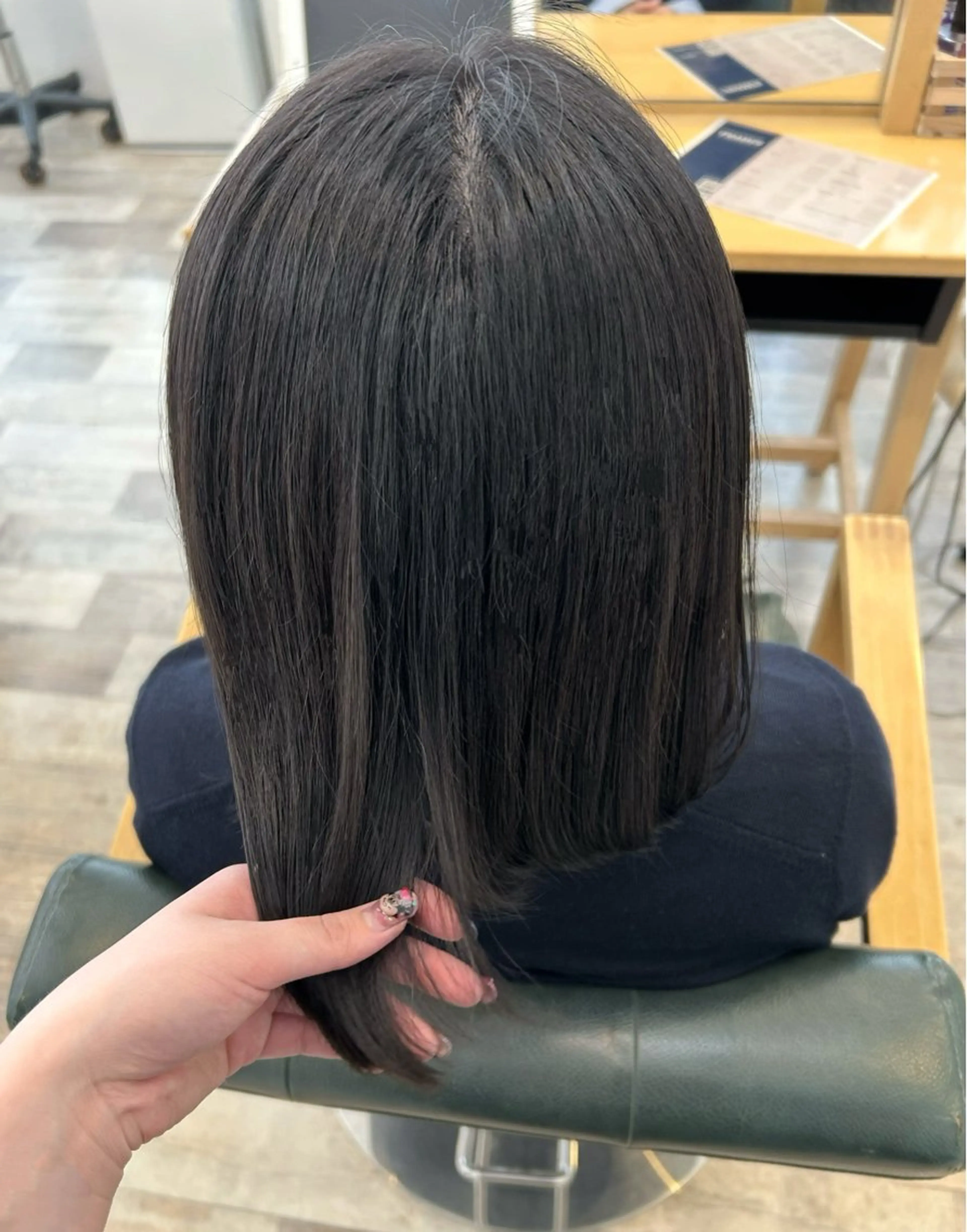 カラー アッシュ 透明感カラー ダークアッシュ ヘアカラー 青木 優雅のヘアスタイル