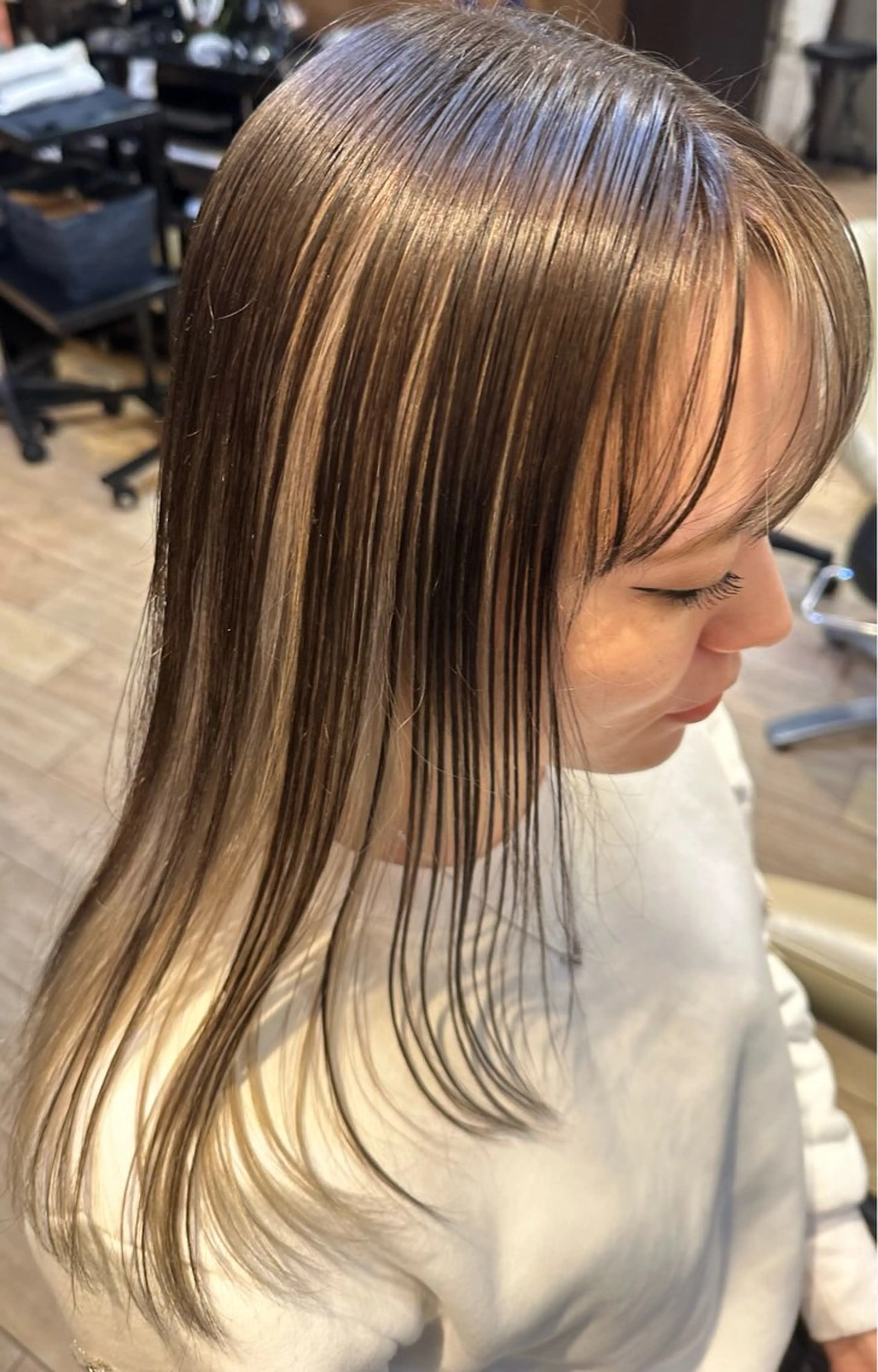 セミロング カラー カツヤマ モエのヘアスタイル